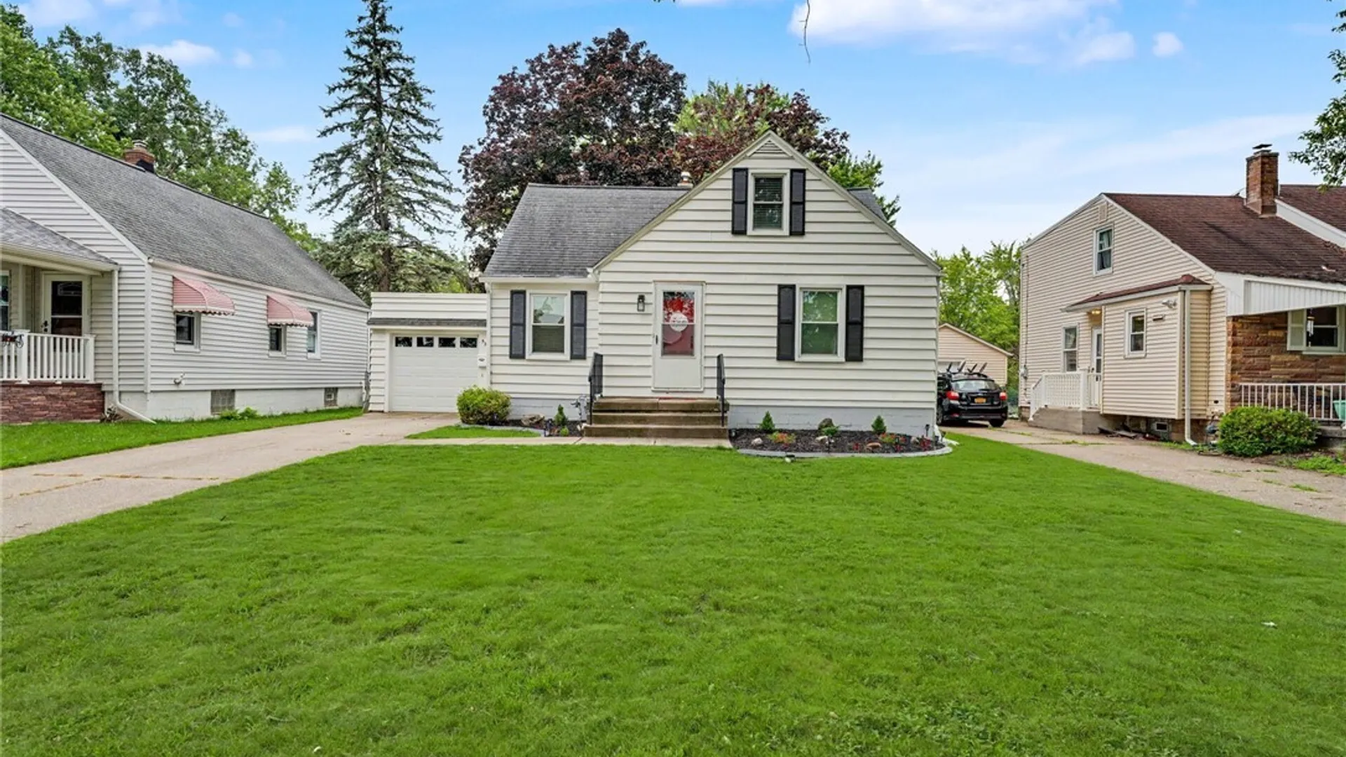 Property at 93 Greenfield Avenue, West Seneca, NY 14224 2