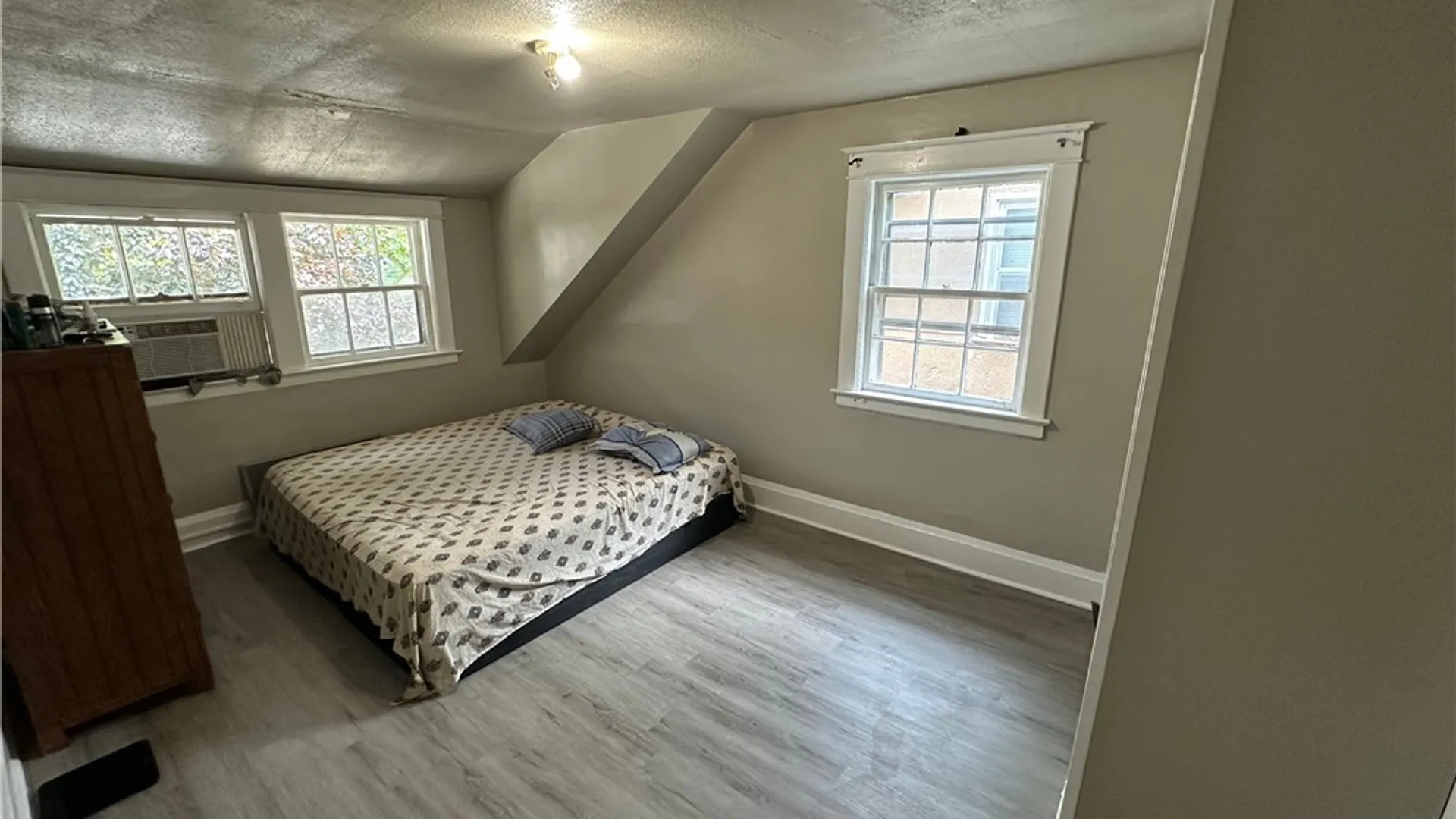 Property at 2247 Cleveland Avenue, Niagara Falls, NY 14305 16