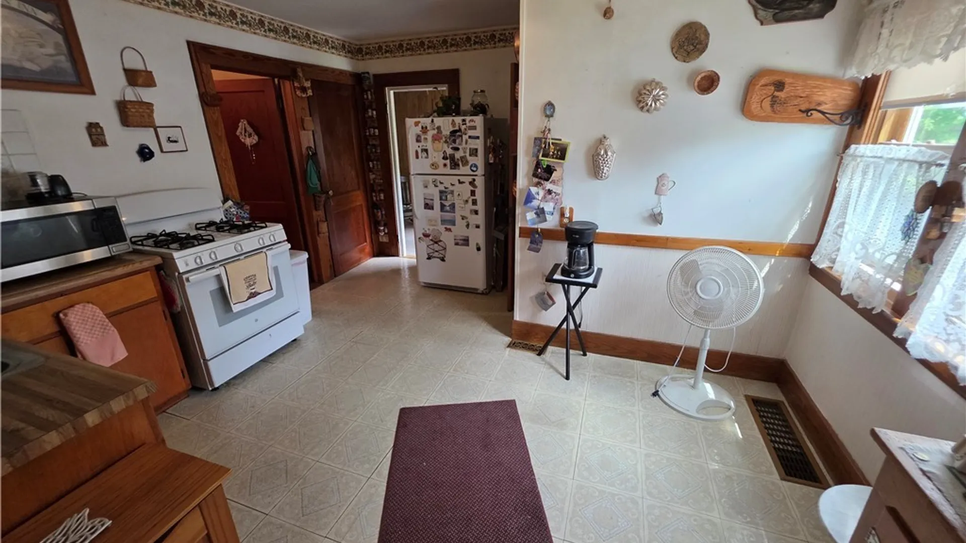 Property at 341 Cloveridge Drive, Syracuse, NY 13206 9