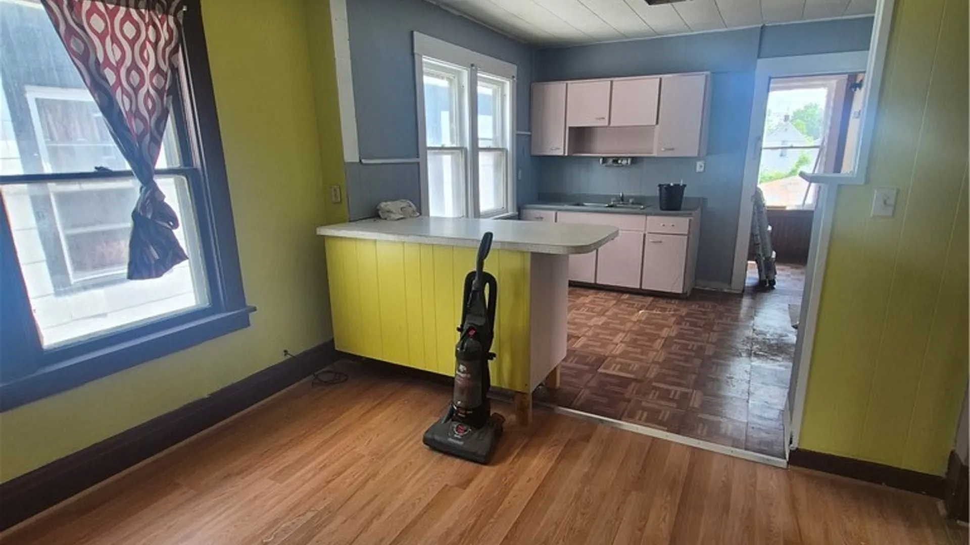Property at 1133 E Delavan Avenue, Buffalo, NY 14215 2