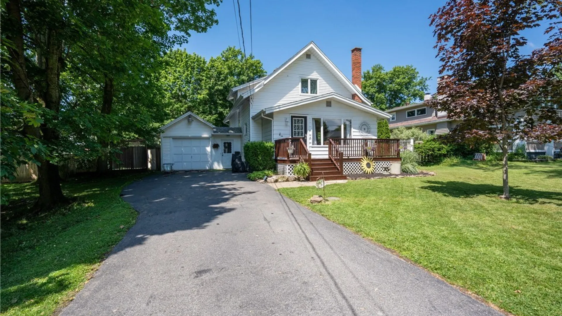 Property at 136 S Lincoln Avenue, Orchard Park, NY 14127 3