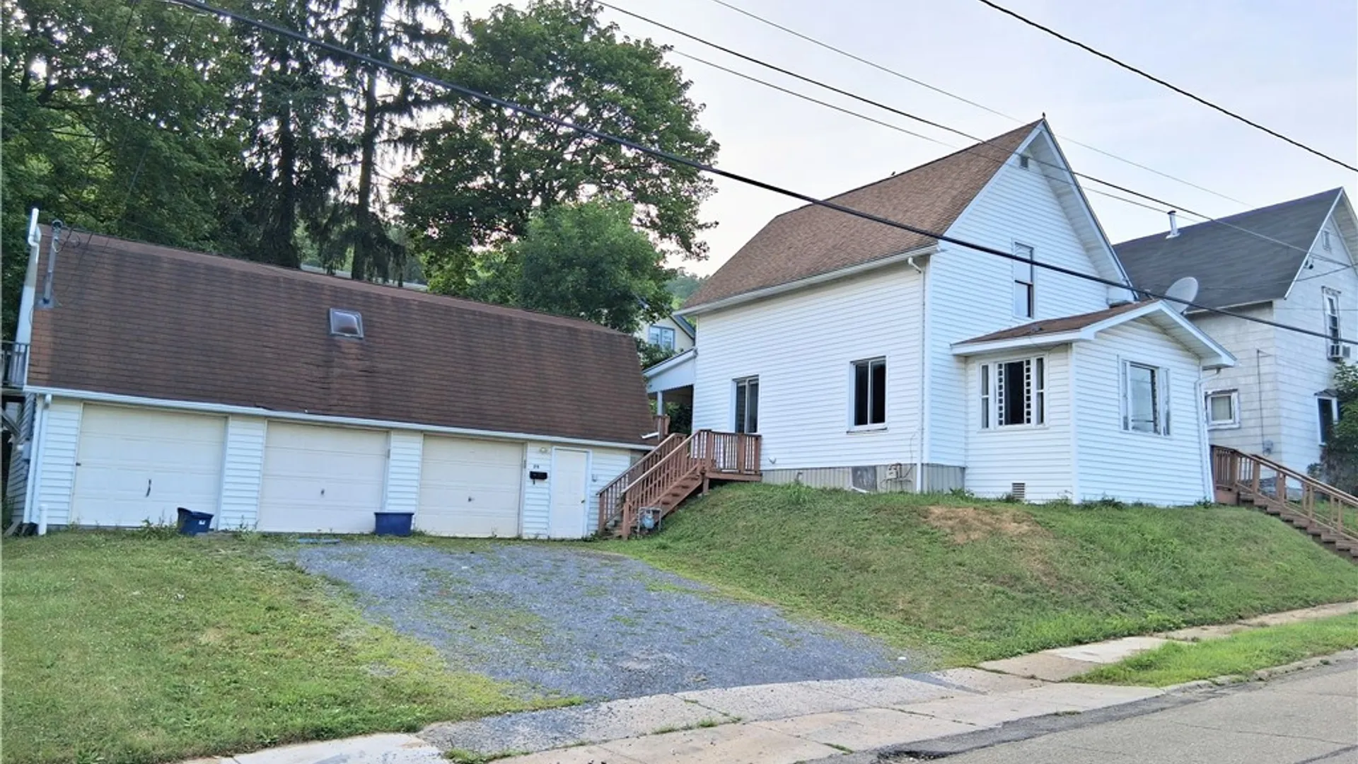 Property at 316-318 Congress Street, Bradford City, PA 16701 3
