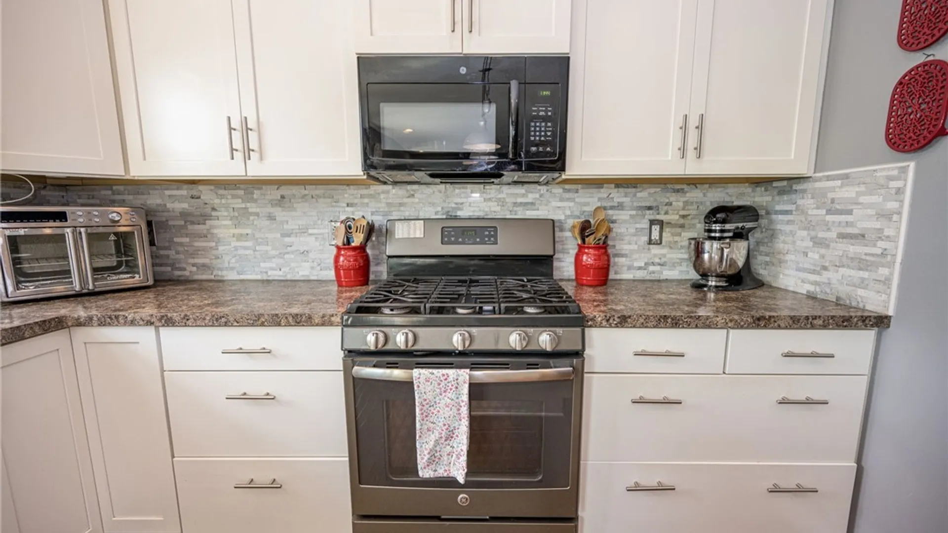 Property at 8 Adam Chris Drive, West Seneca, NY 14224 19