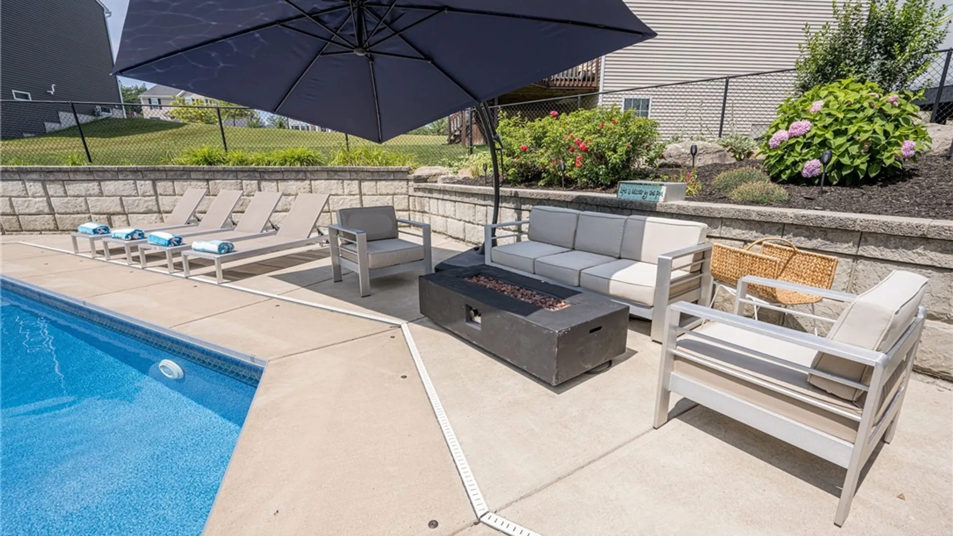 Property at 8 Adam Chris Drive, West Seneca, NY 14224 37