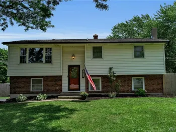 Property at 4493 Sunset Drive, Lockport Town, NY 14094