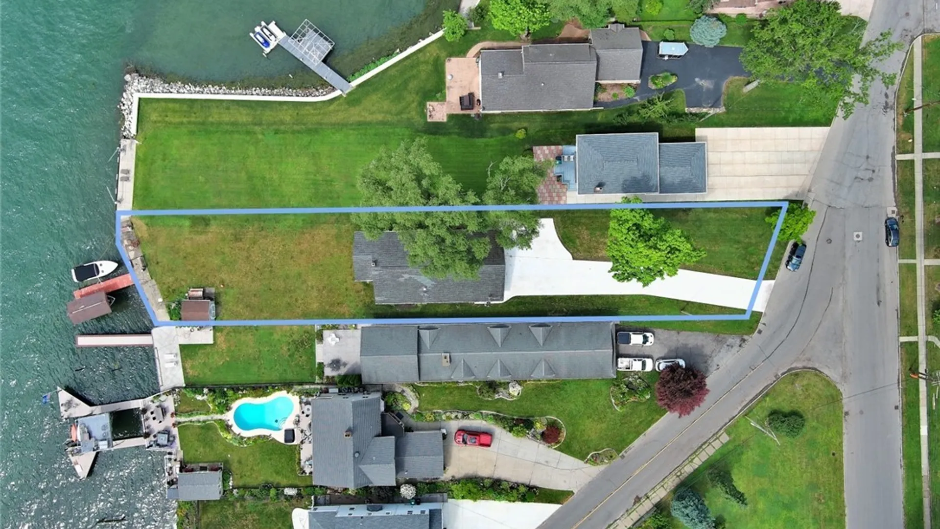 Property at 8641 Rivershore Drive, Niagara Falls, NY 14304 4