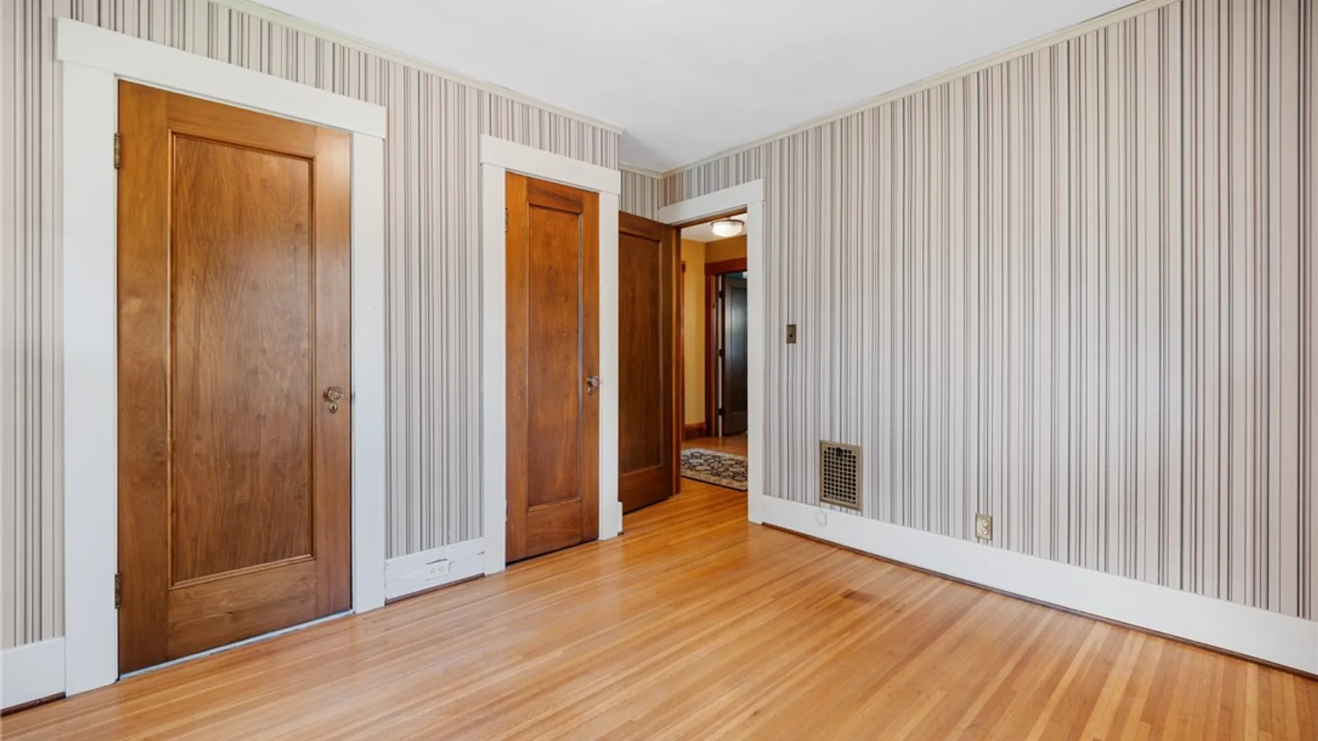 Property at 156 Windemere Rd Road, Rochester, NY 14610 32