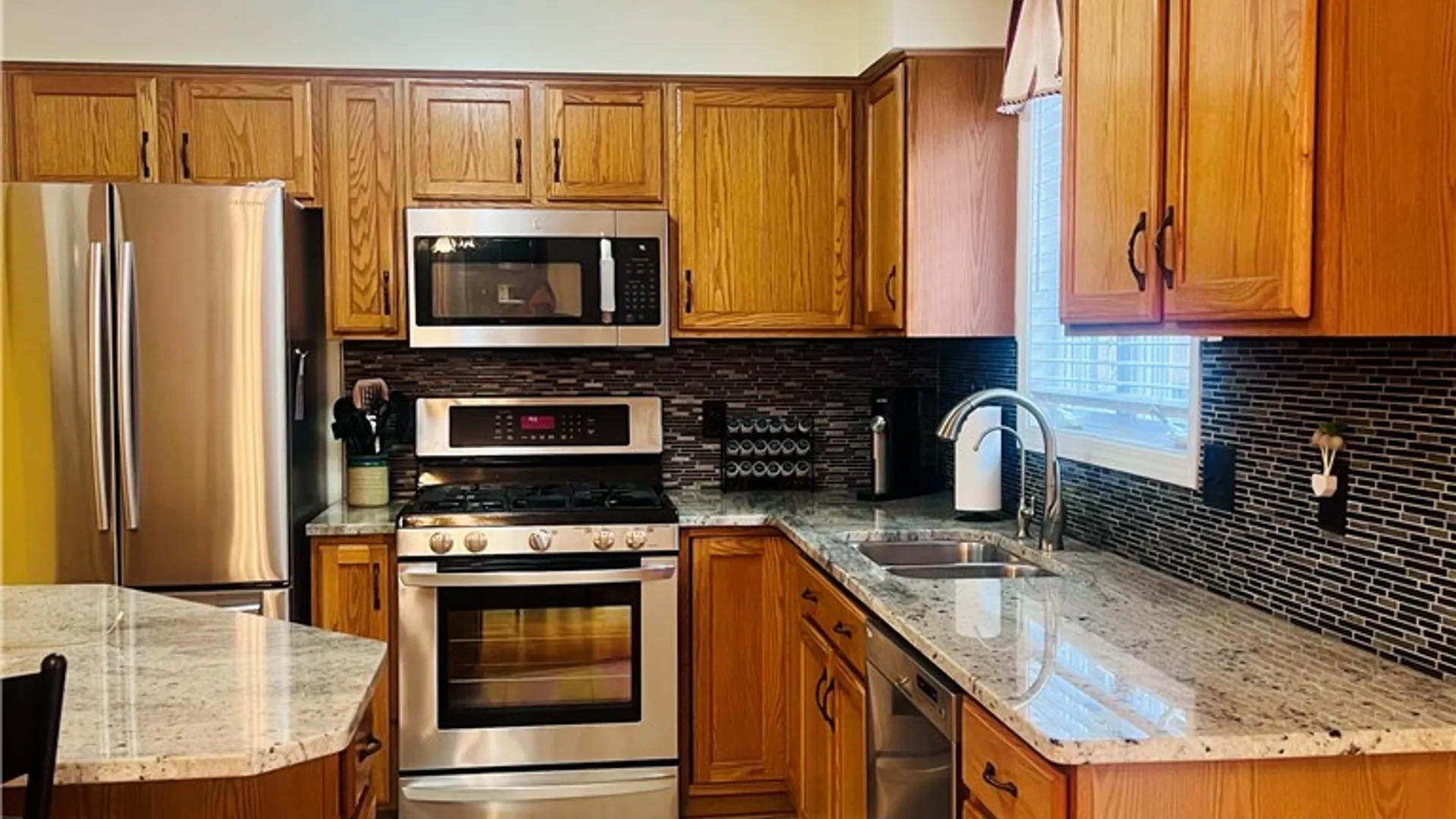 Property at 95 Creston Court, Greece, NY 14612 8