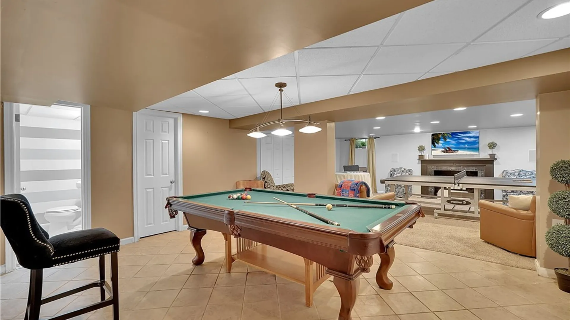 Property at 34 Audley End, Amherst, NY 14226 35