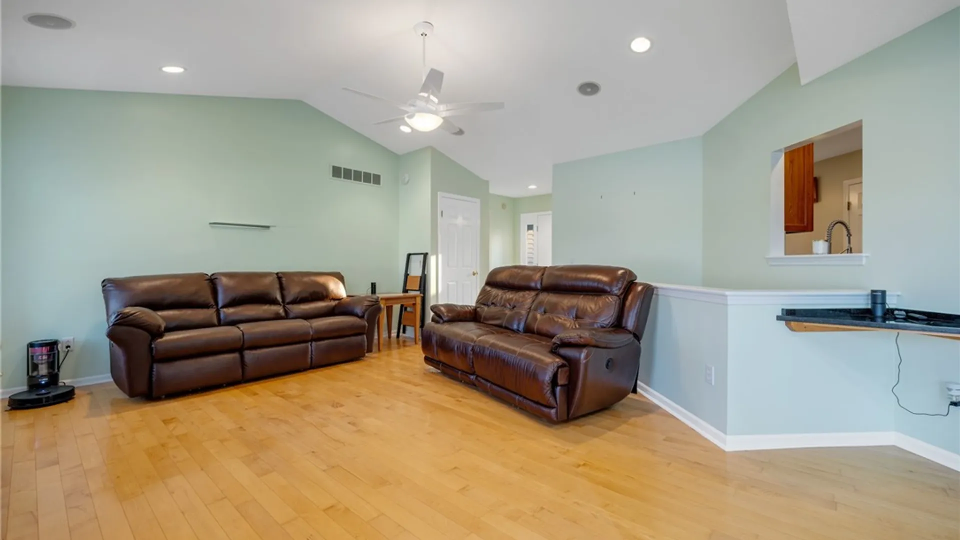 Property at 81 Venetia View Circle, Greece, NY 14626 6