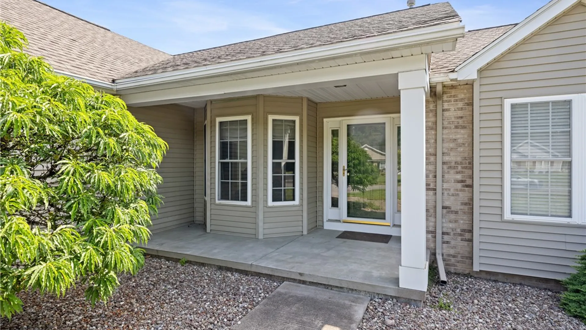 Property at 81 Venetia View Circle, Greece, NY 14626 2