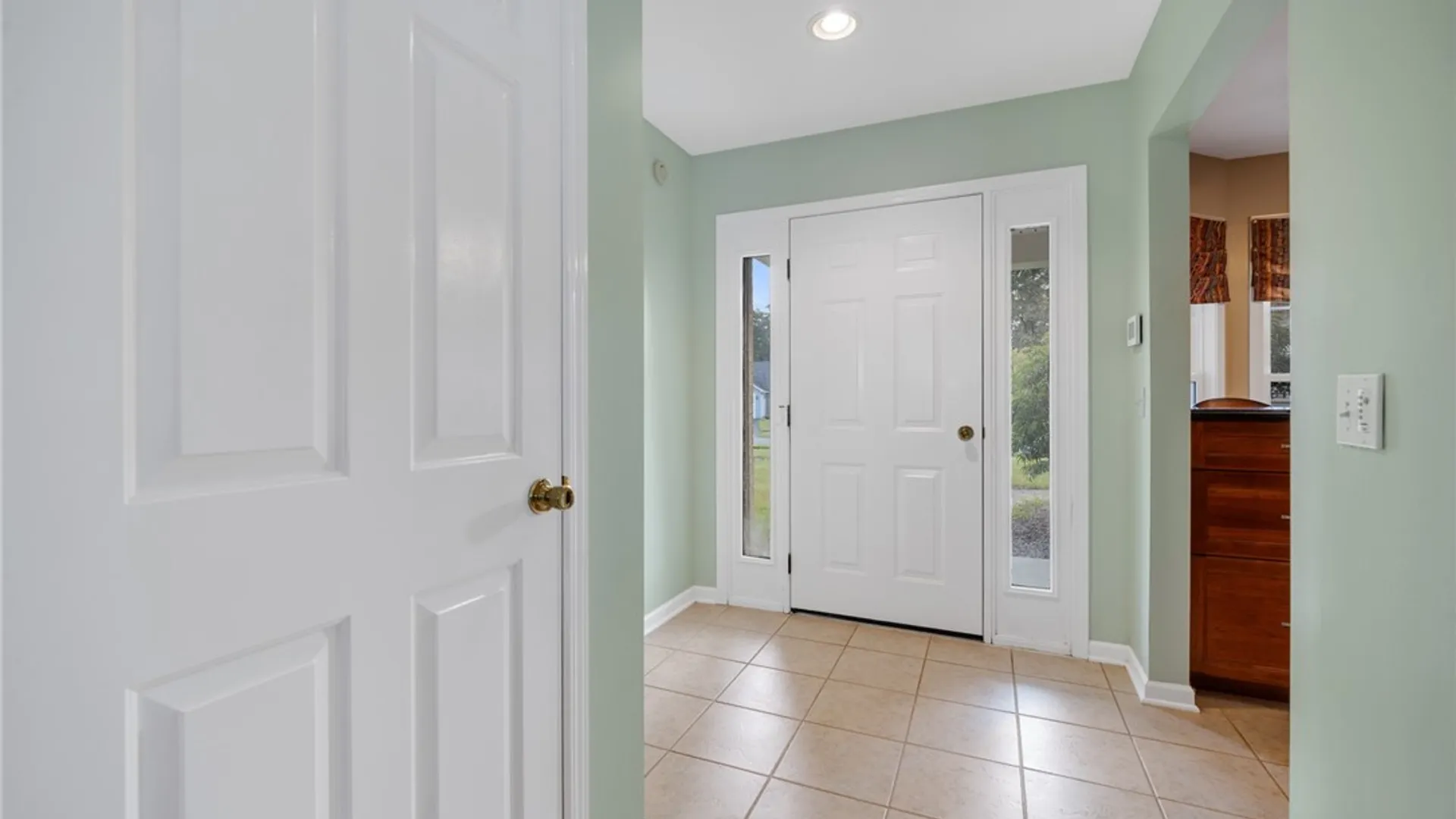 Property at 81 Venetia View Circle, Greece, NY 14626 4