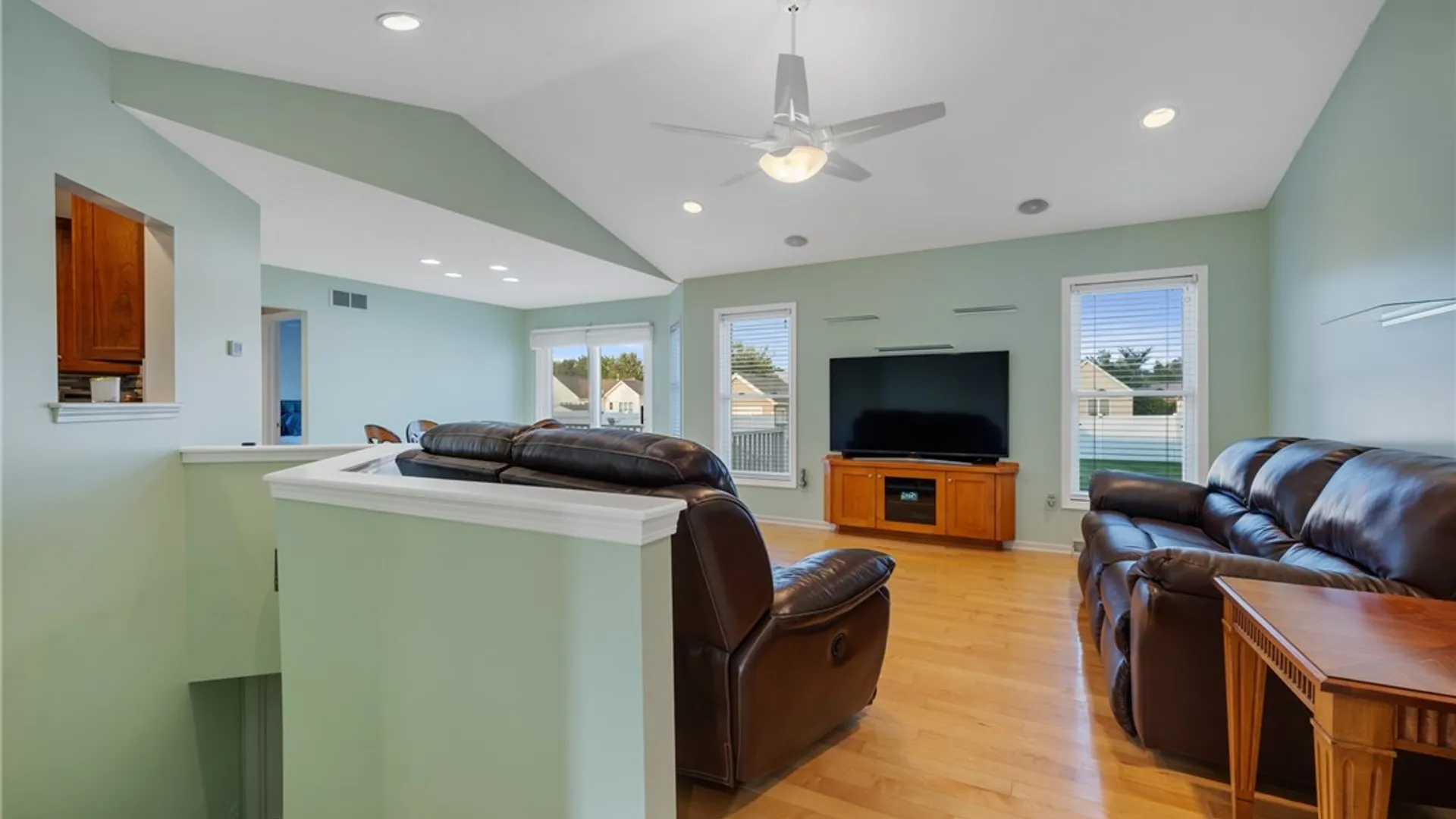 Property at 81 Venetia View Circle, Greece, NY 14626 7