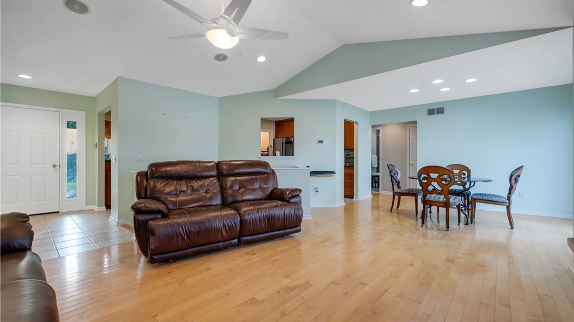 Property at 81 Venetia View Circle, Greece, NY 14626 9
