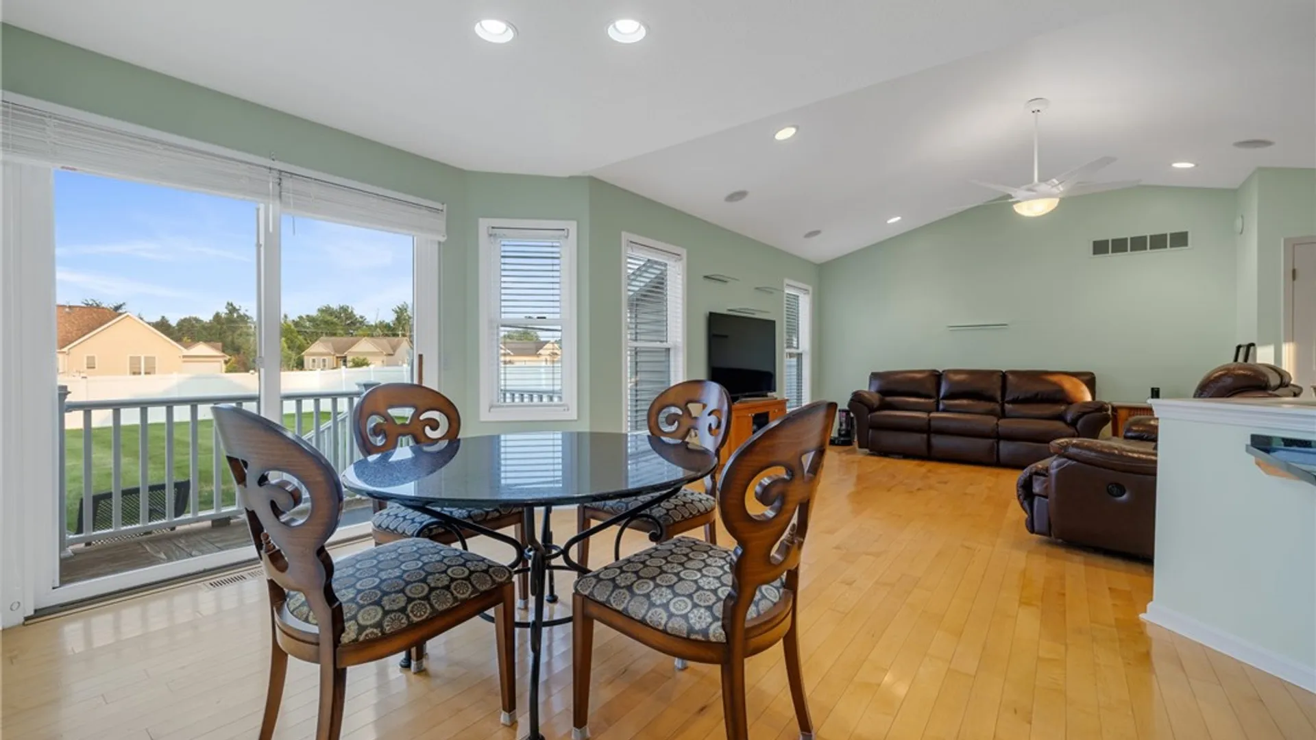 Property at 81 Venetia View Circle, Greece, NY 14626 11