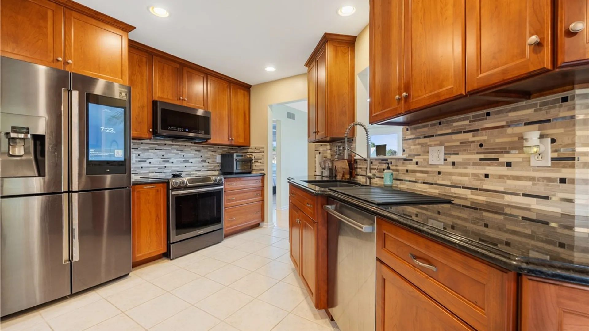 Property at 81 Venetia View Circle, Greece, NY 14626 16