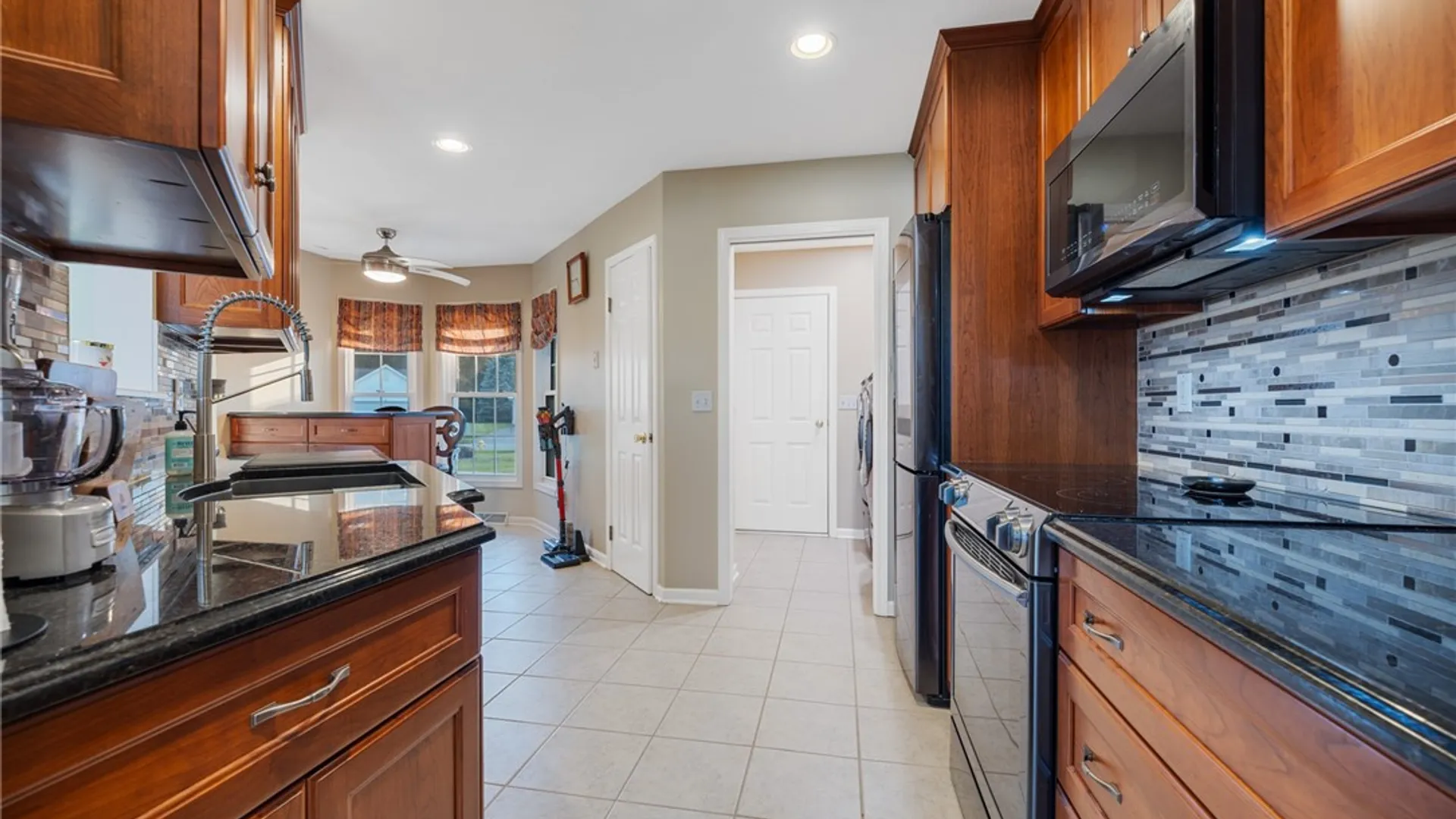 Property at 81 Venetia View Circle, Greece, NY 14626 18