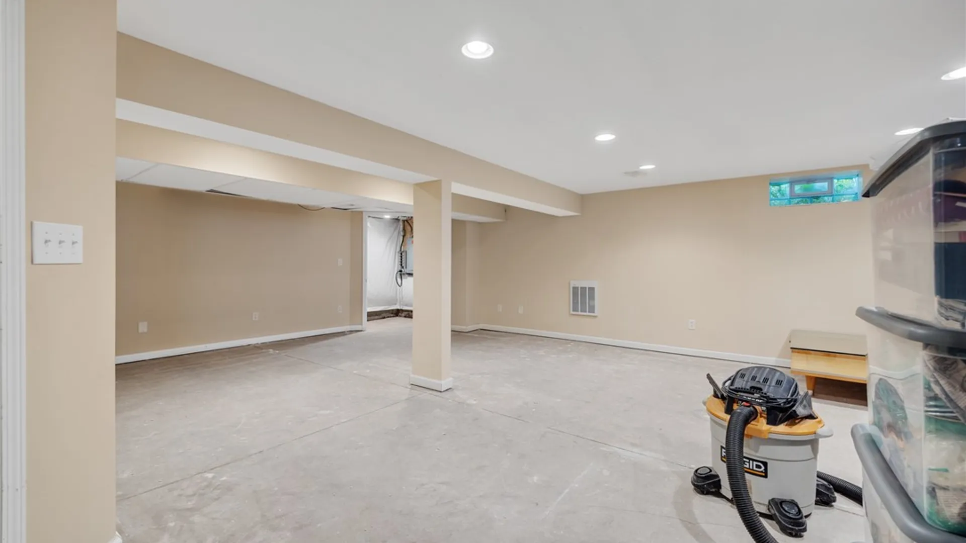 Property at 81 Venetia View Circle, Greece, NY 14626 28