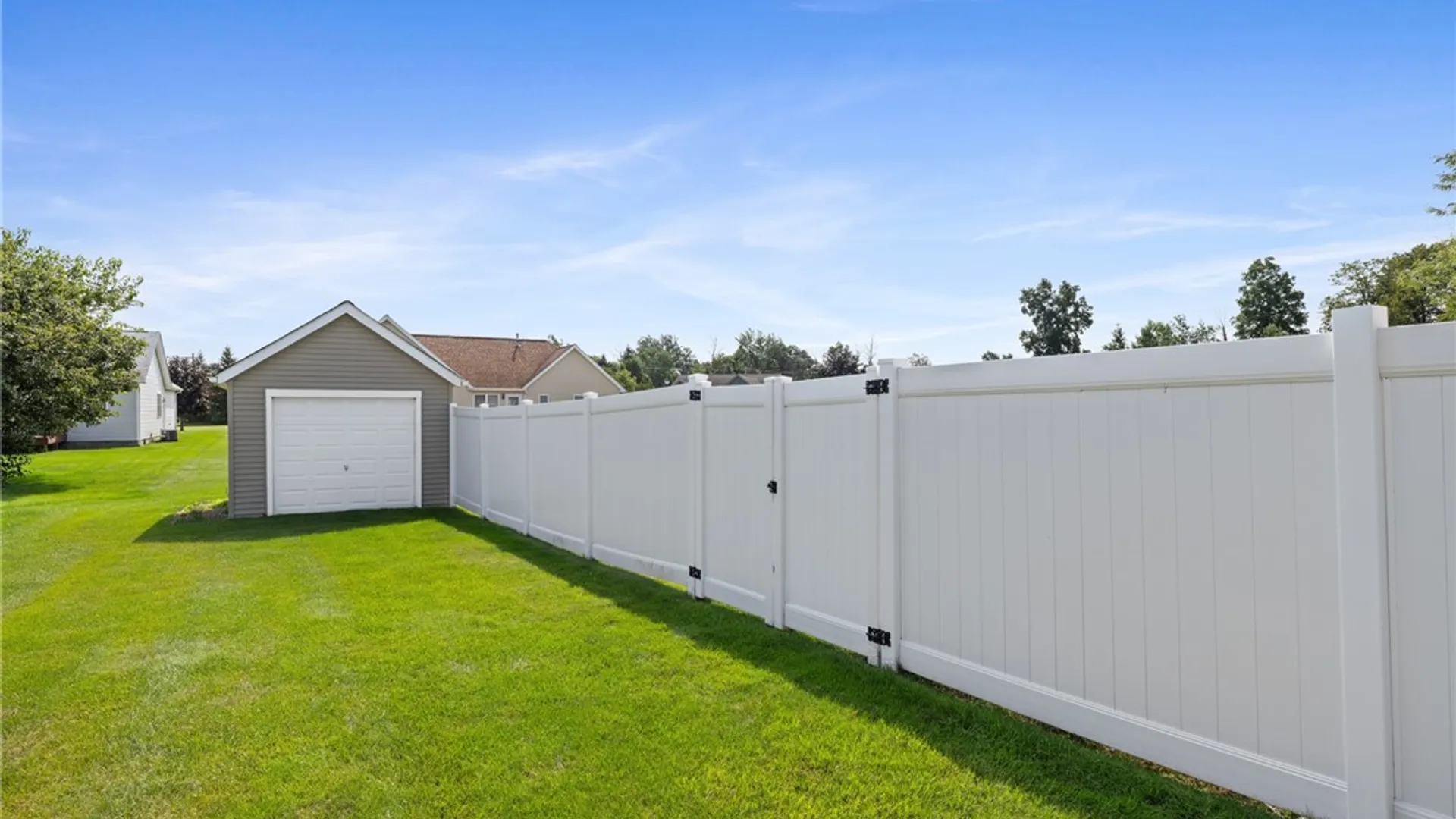 Property at 81 Venetia View Circle, Greece, NY 14626 34