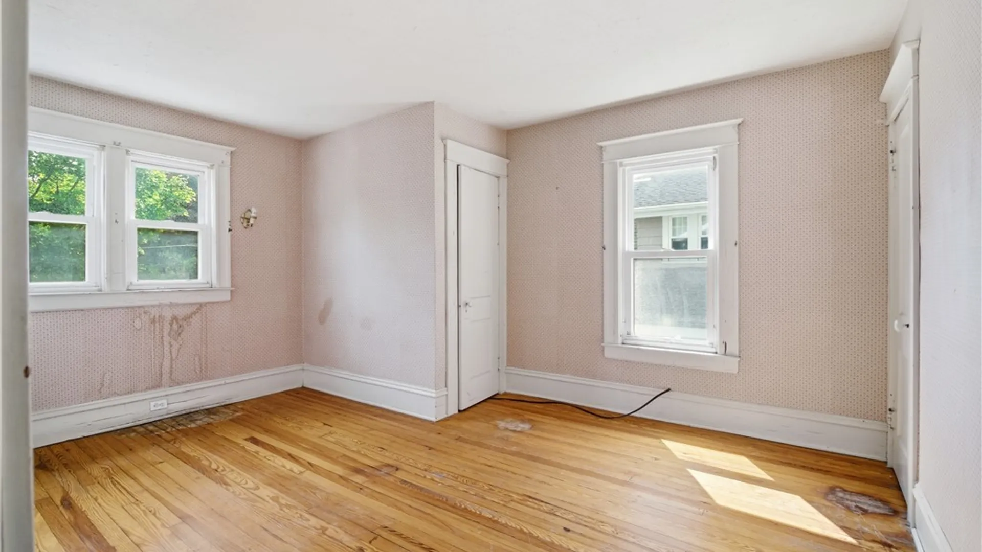 Property at 14 Glenview Avenue, Jamestown, NY 14701 14