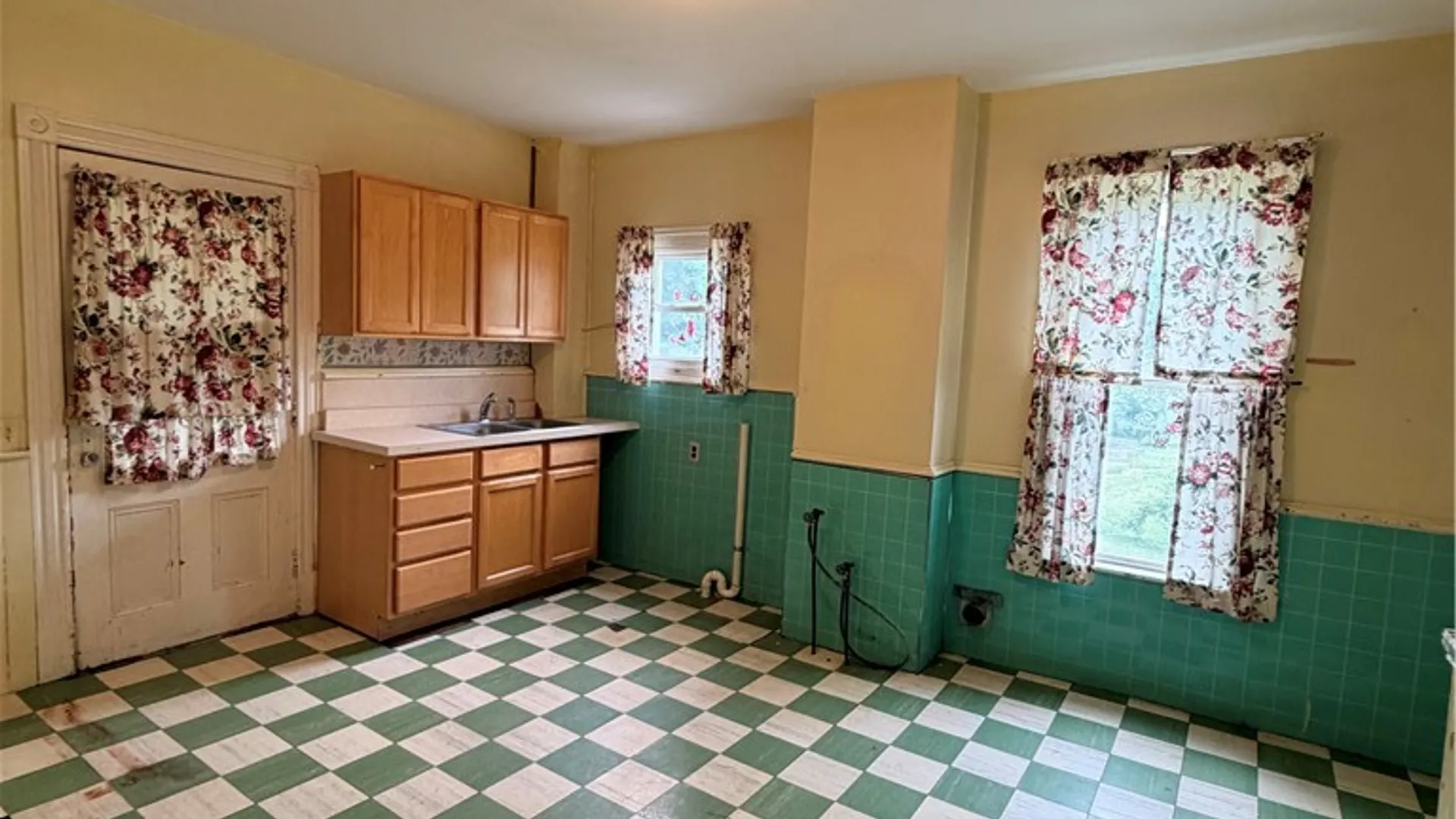 Property at 219 Kingsbury Avenue, Elmira City, NY 14901 7