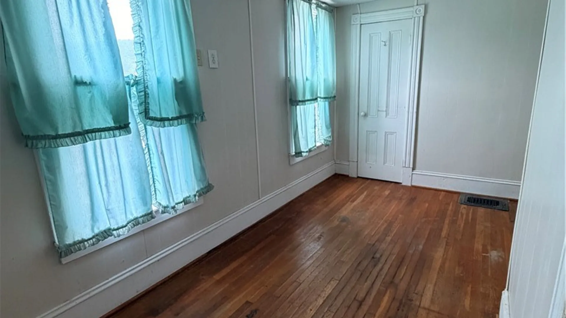 Property at 219 Kingsbury Avenue, Elmira City, NY 14901 10