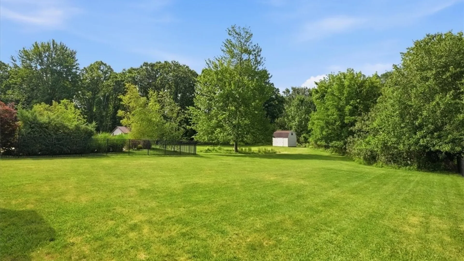 Property at 33 Insbrook Court, Amherst, NY 14051 46
