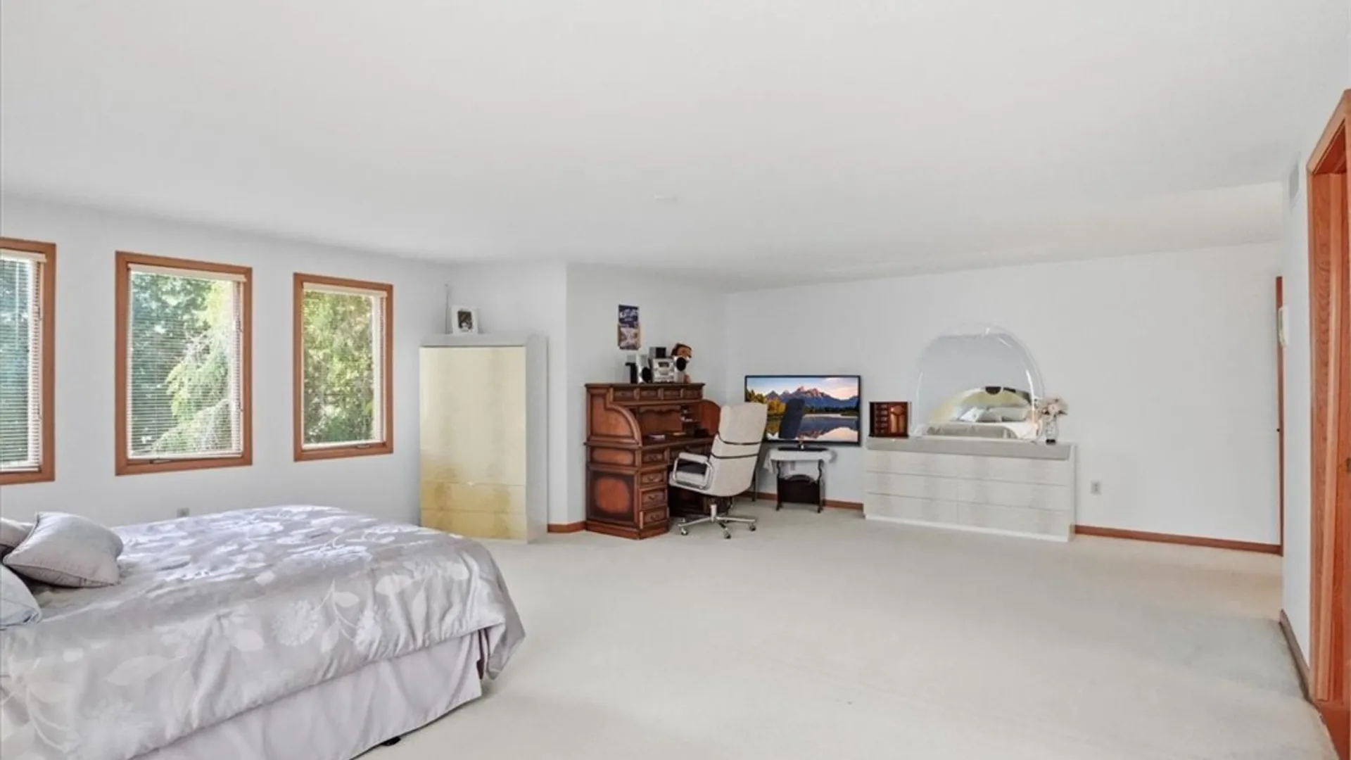 Property at 33 Insbrook Court, Amherst, NY 14051 19