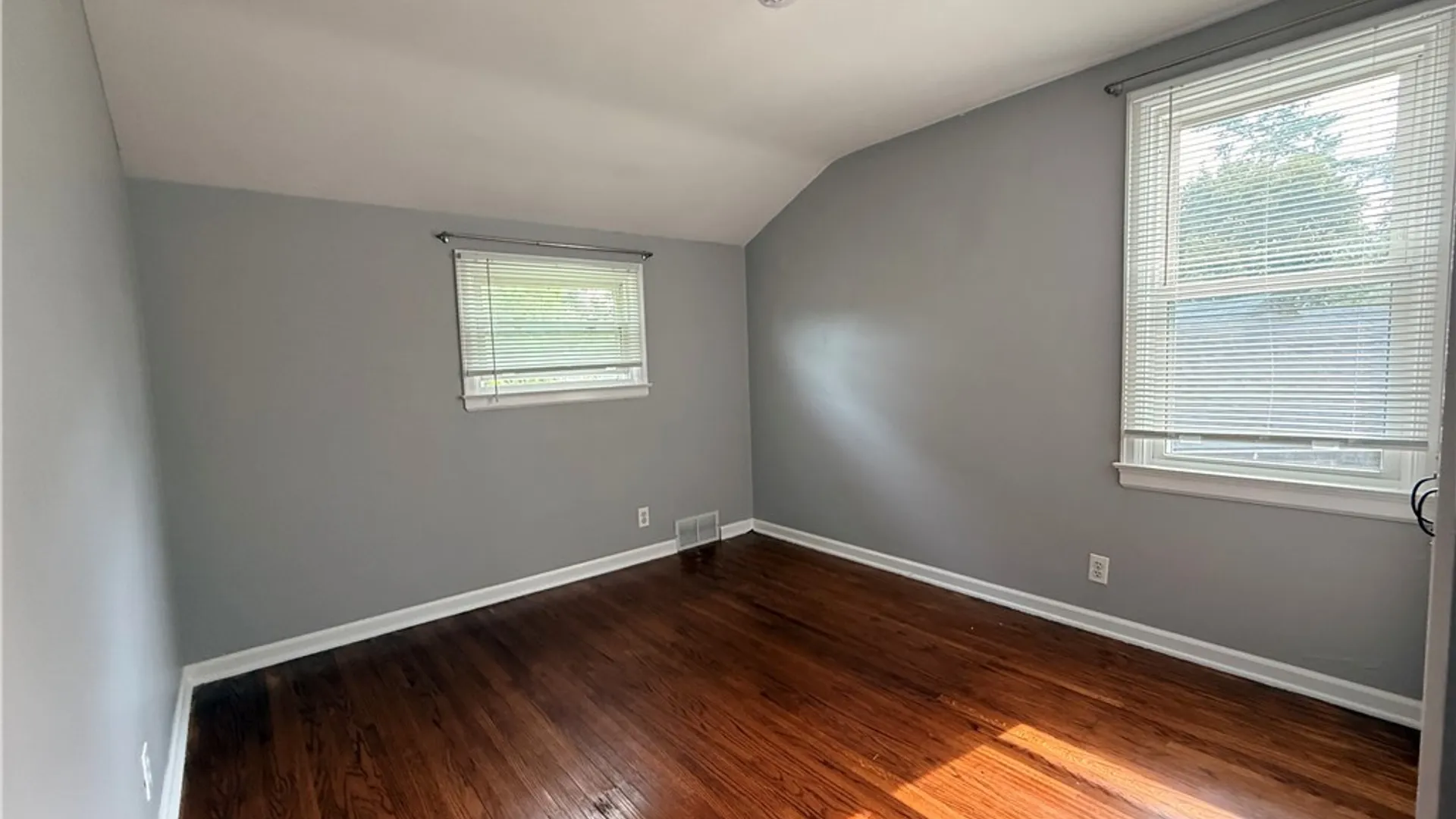 Property at 23 Millbrook Court, Amherst, NY 14221 15
