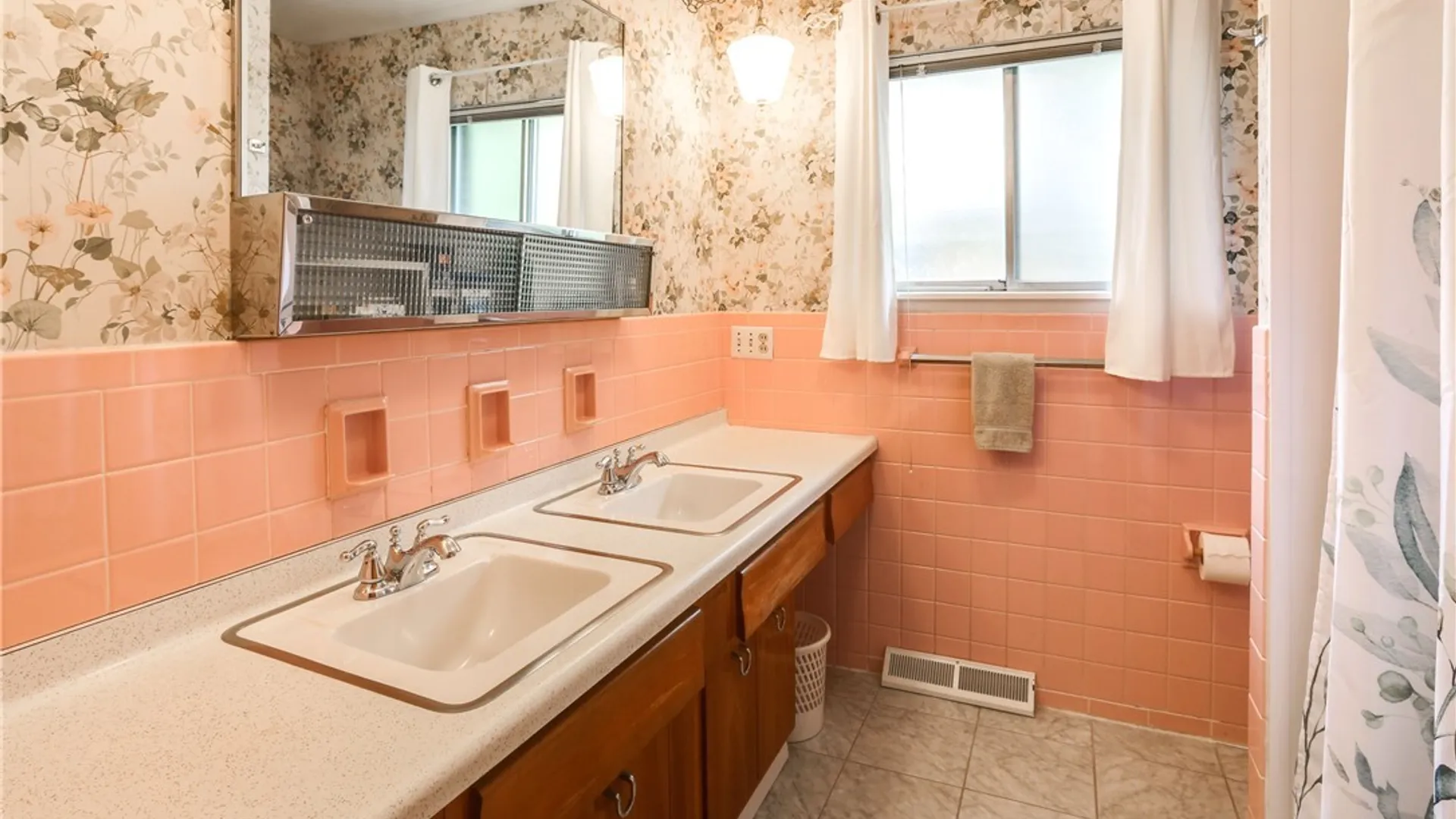 Property at 11 Hunting Road, Cheektowaga, NY 14215 14