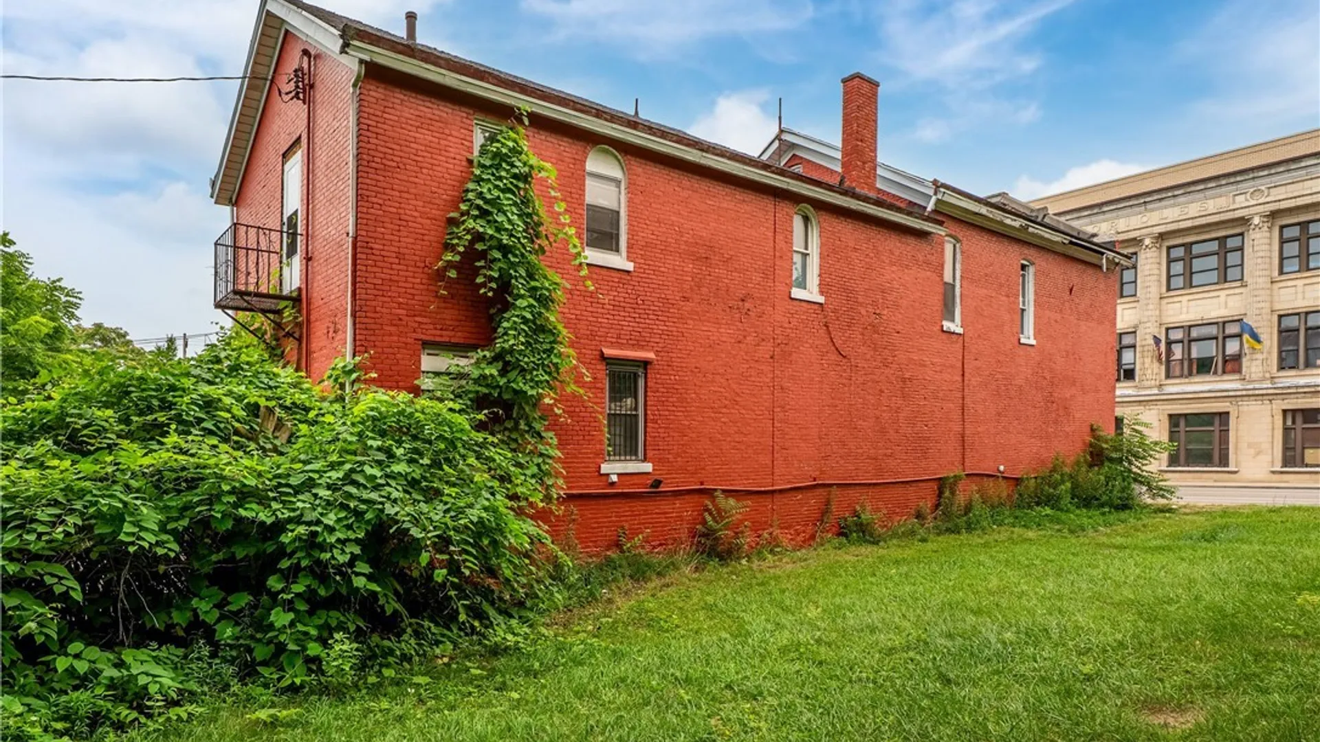Property at 559 Genesee Street, Buffalo, NY 14204 4