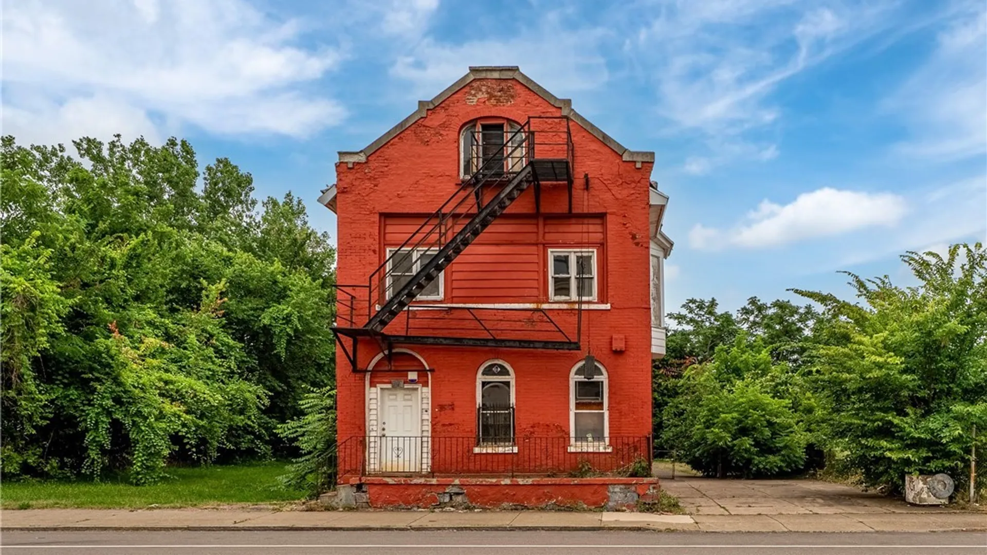 Property at 559 Genesee Street, Buffalo, NY 14204 5