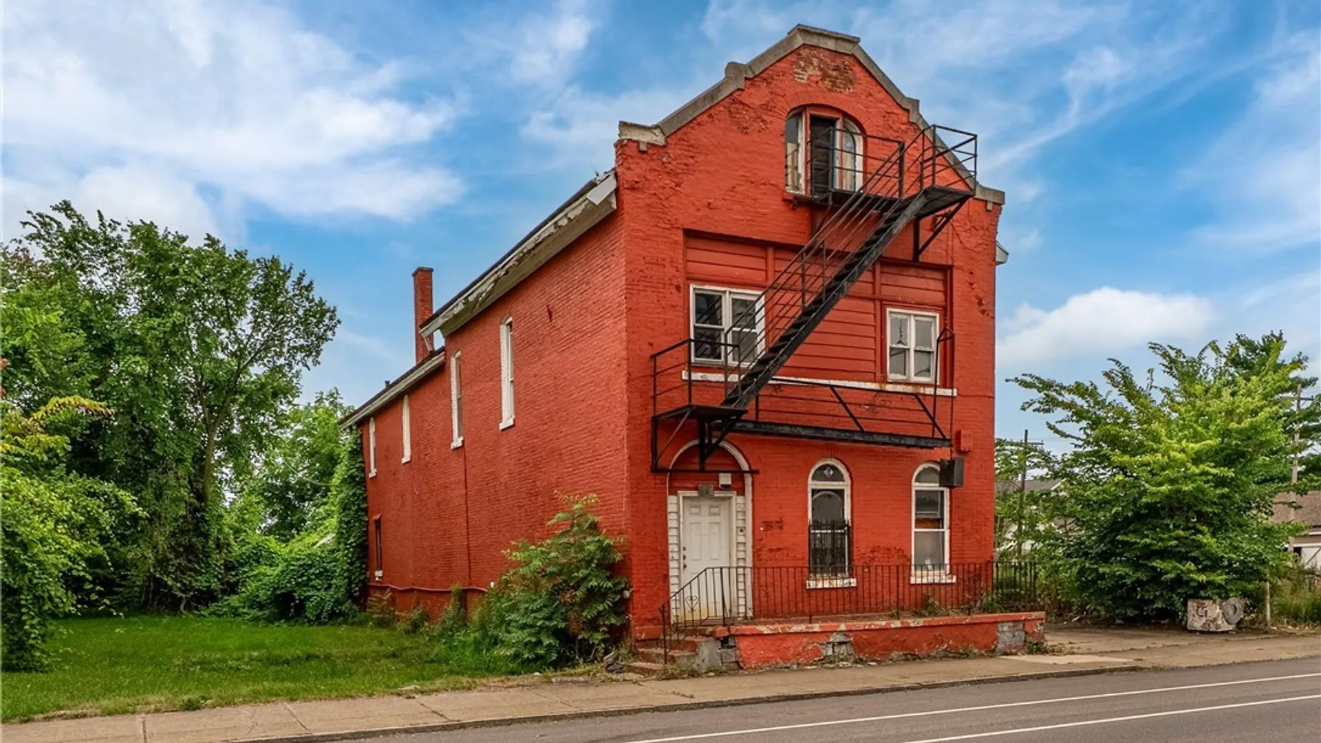 Property at 559 Genesee Street, Buffalo, NY 14204 6
