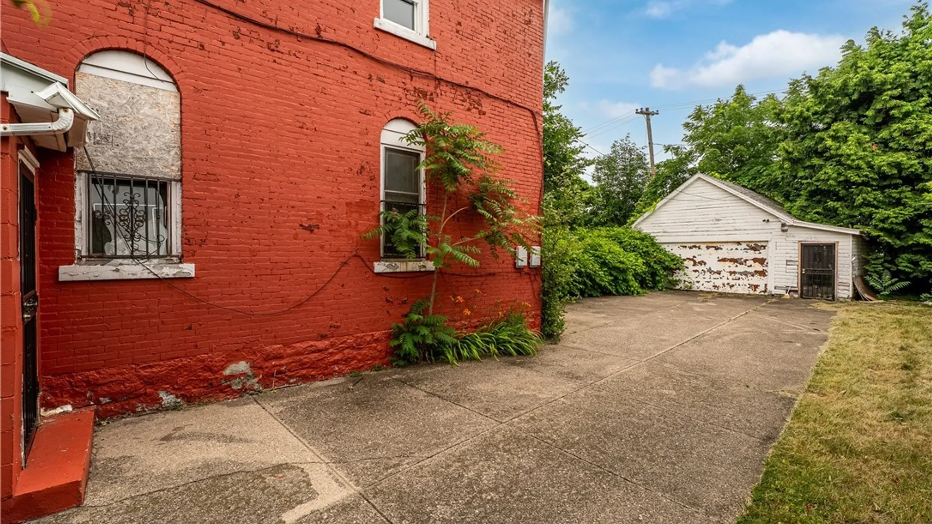 Property at 559 Genesee Street, Buffalo, NY 14204 8