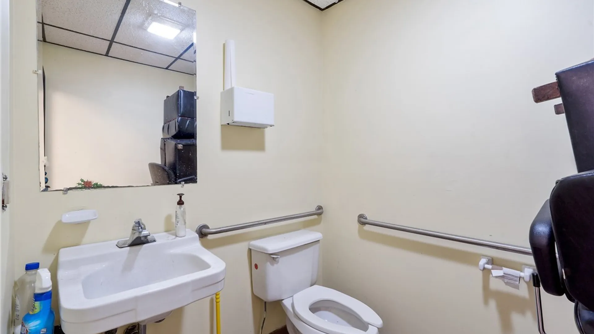 Property at 2500 Burnet Ave, Syracuse, NY 13206 14