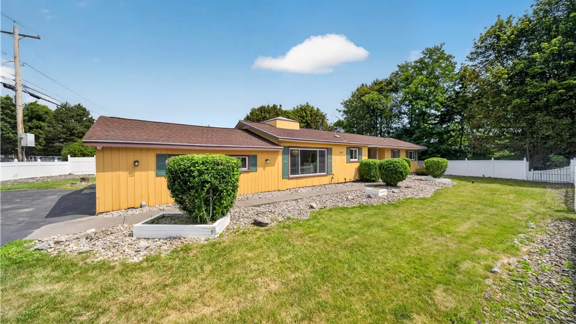 Property at 101 Andrews Road, DeWitt, NY 13214 4