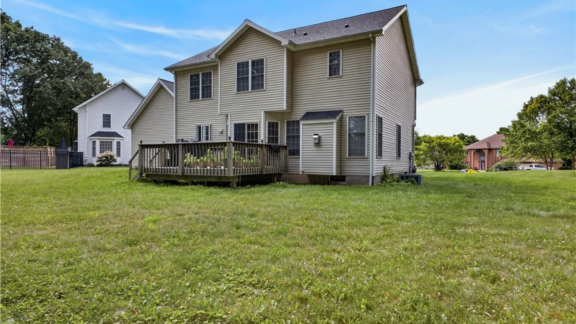 Property at 23 Pen Web Park Circle, Penfield, NY 14580 4