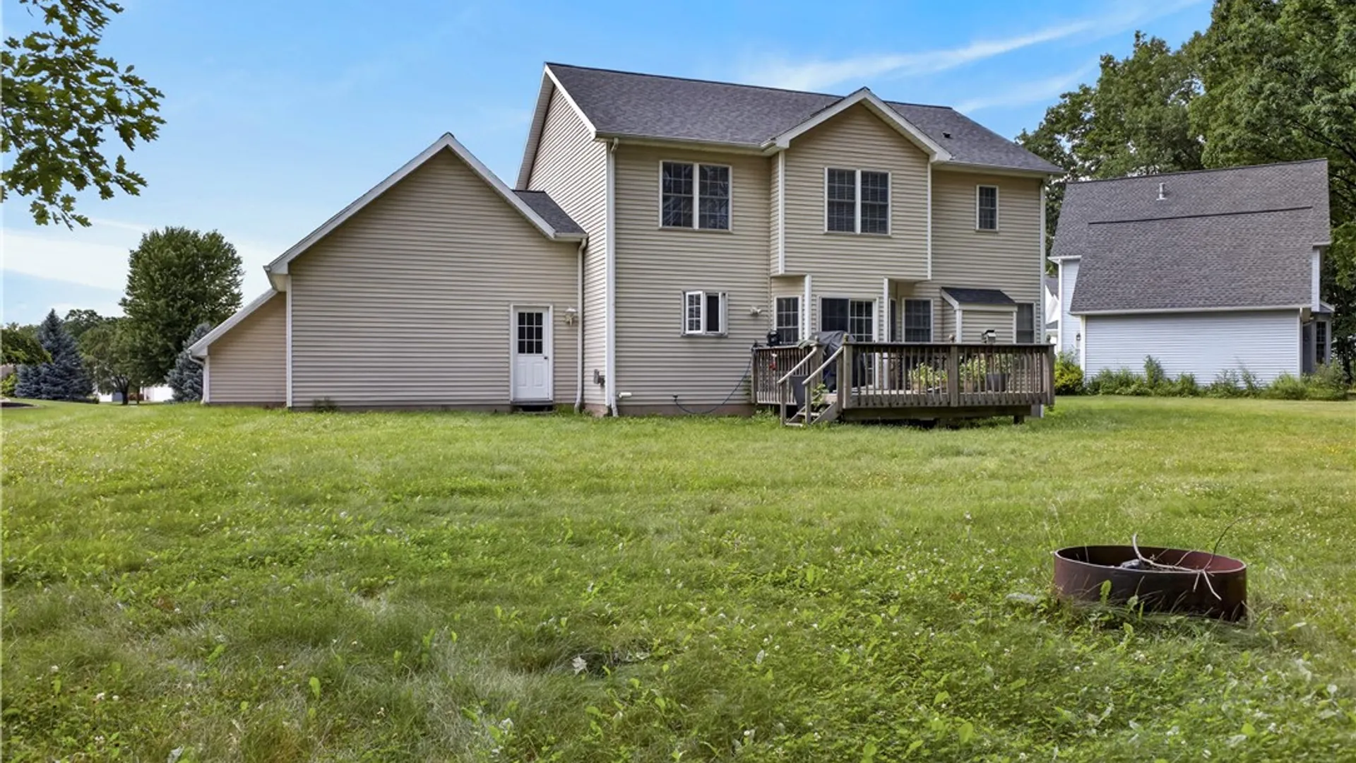 Property at 23 Pen Web Park Circle, Penfield, NY 14580 44