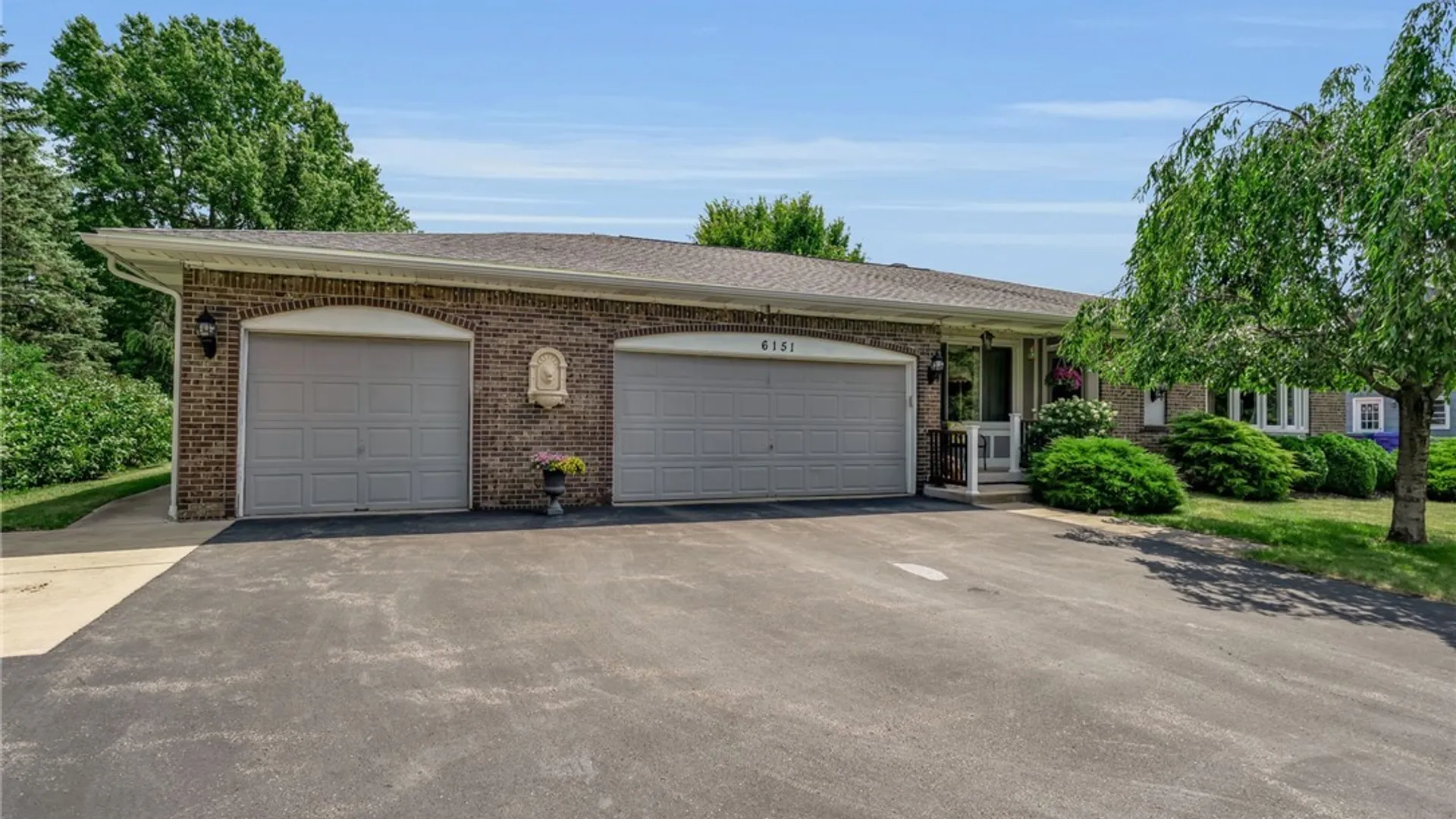 Property at 6151 Clarence Lane, Clarence, NY 14051 3