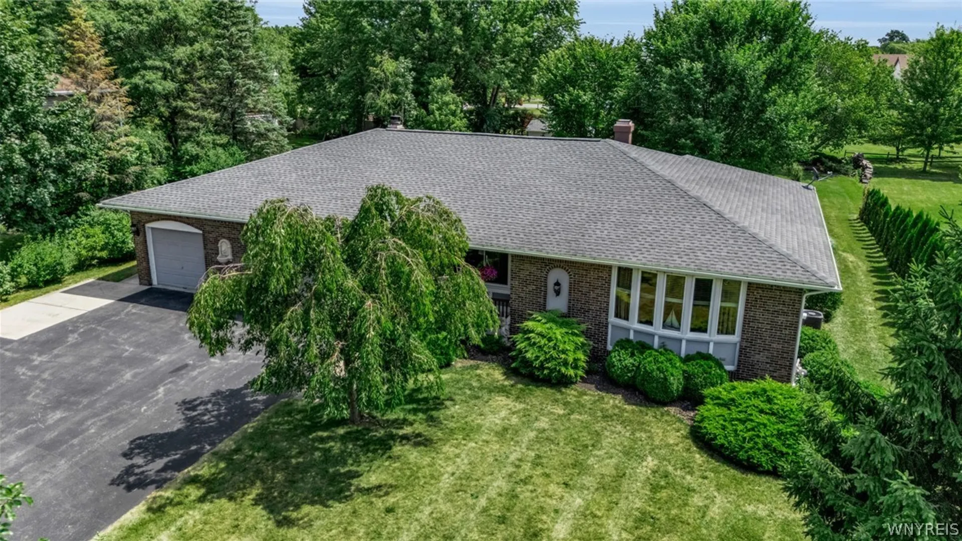 Property at 6151 Clarence Lane, Clarence, NY 14051 38