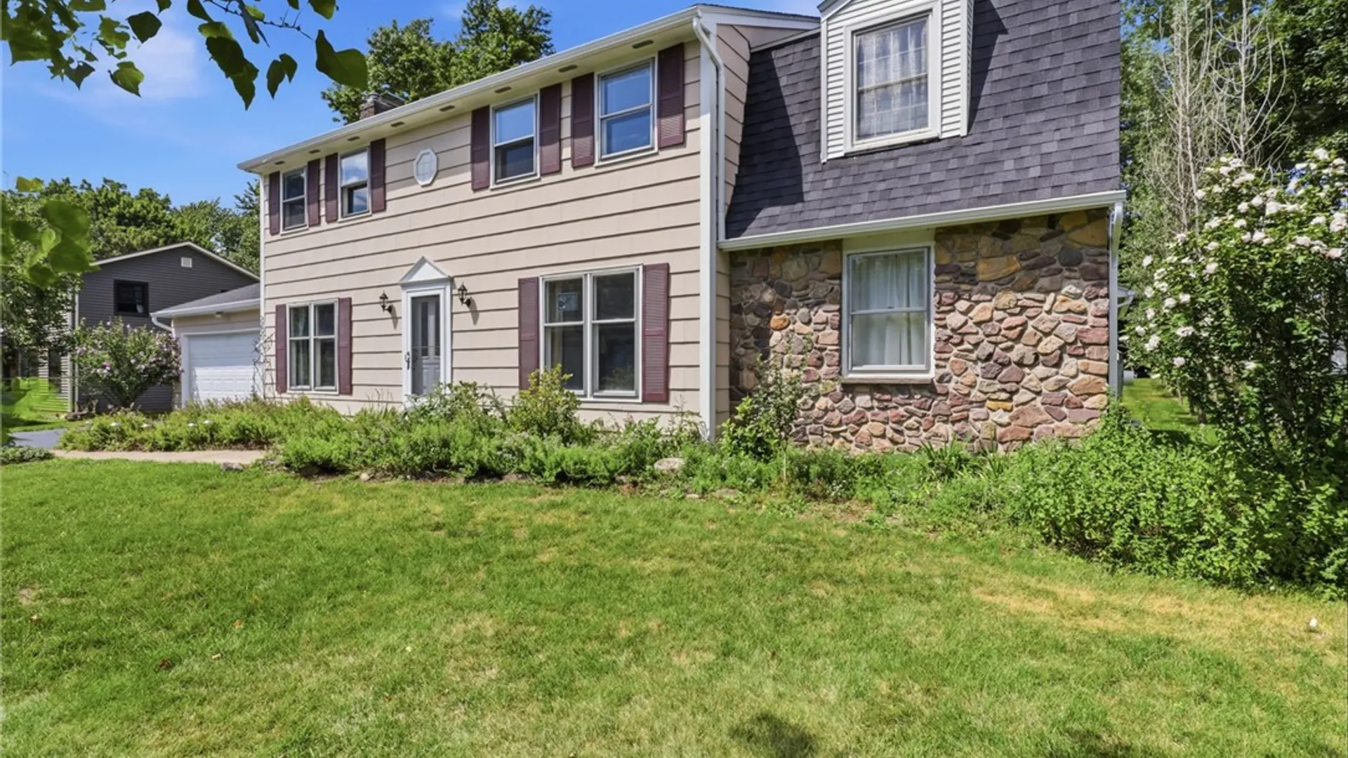 Property at 262 Hillary Lane, Penfield, NY 14526 3