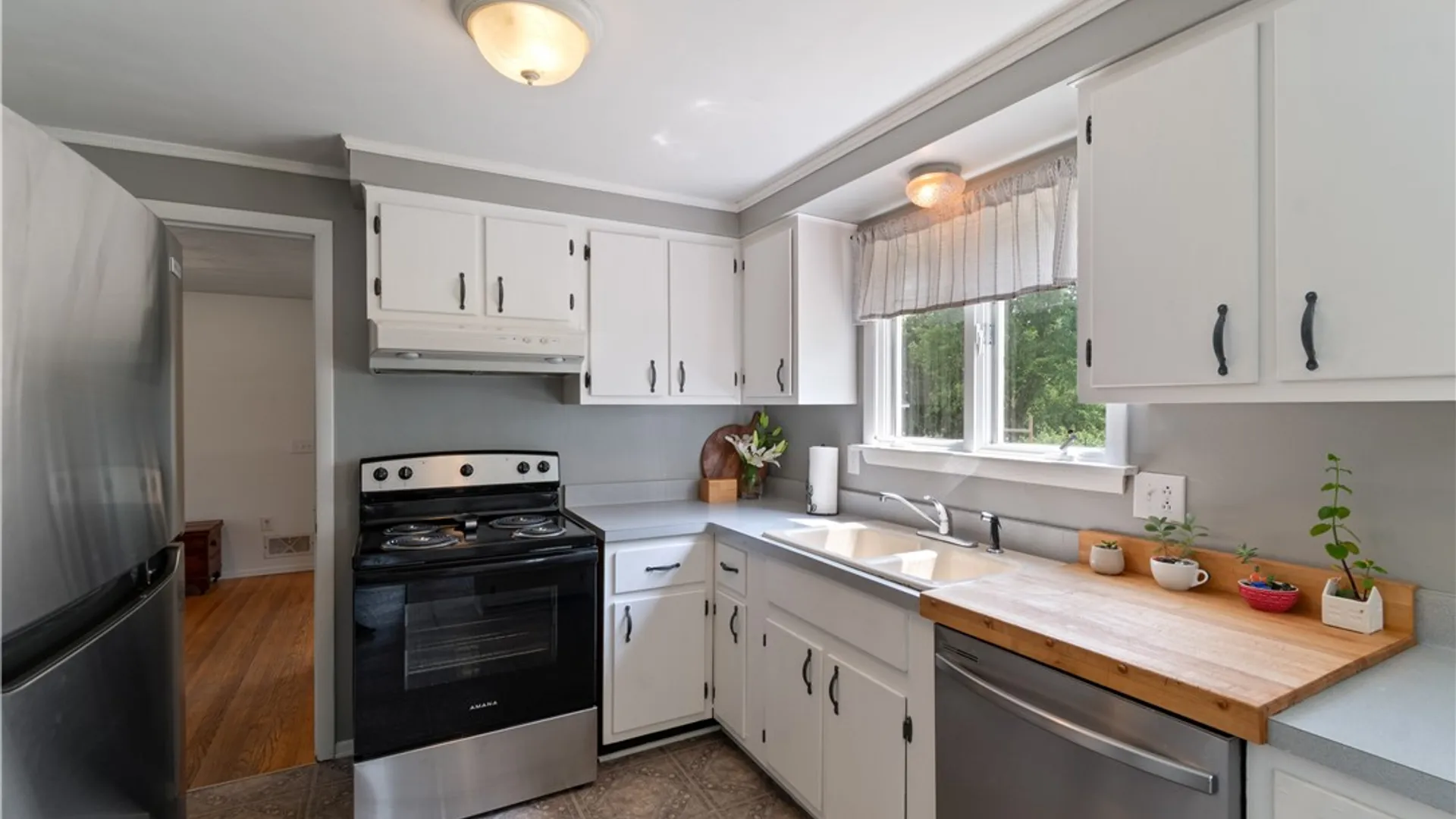 Property at 7 Jupiter Way, Macedon, NY 14502 9