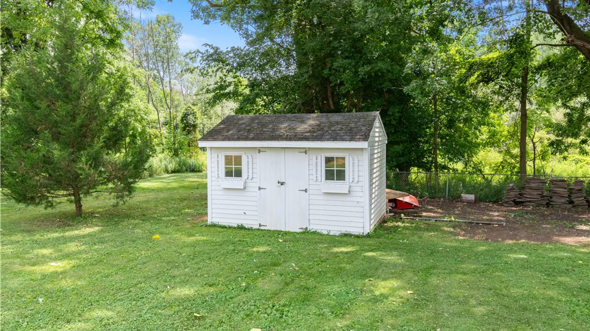 Property at 7 Jupiter Way, Macedon, NY 14502 5