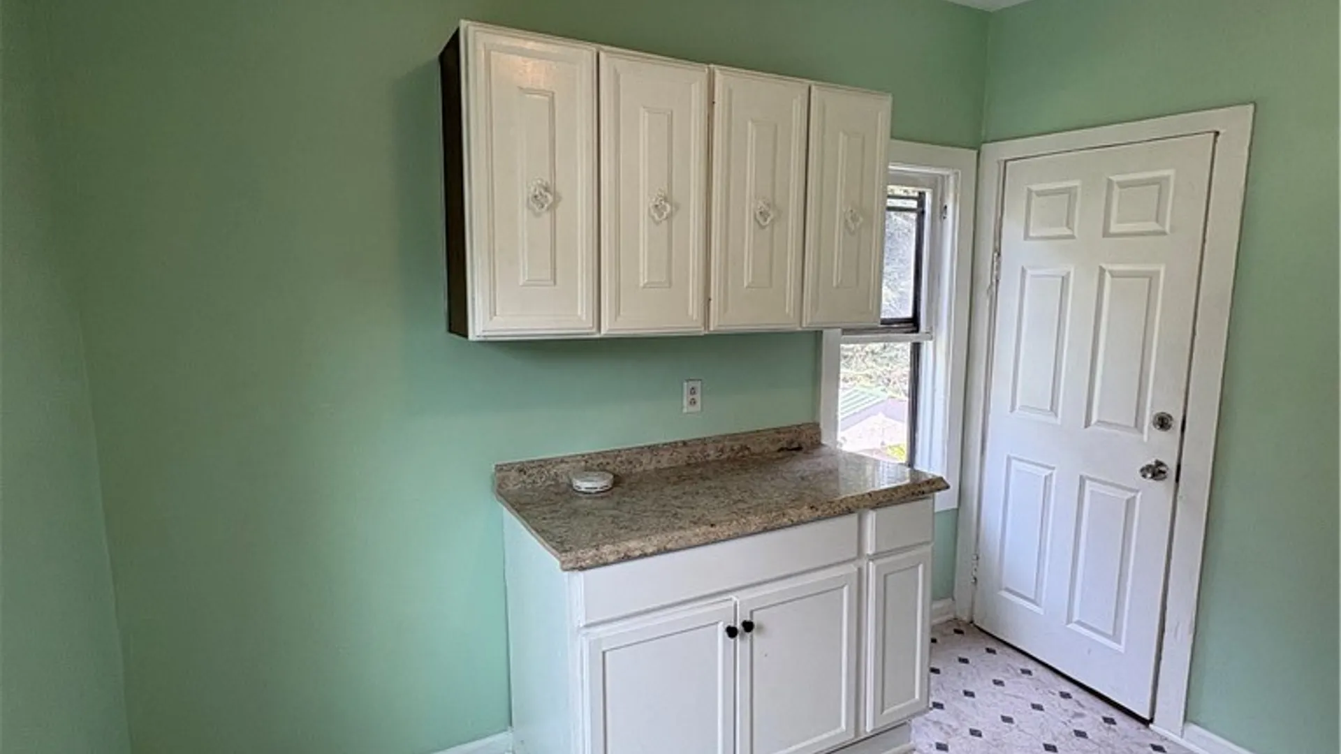 Property at 233 Laird Avenue, Buffalo, NY 14207 4