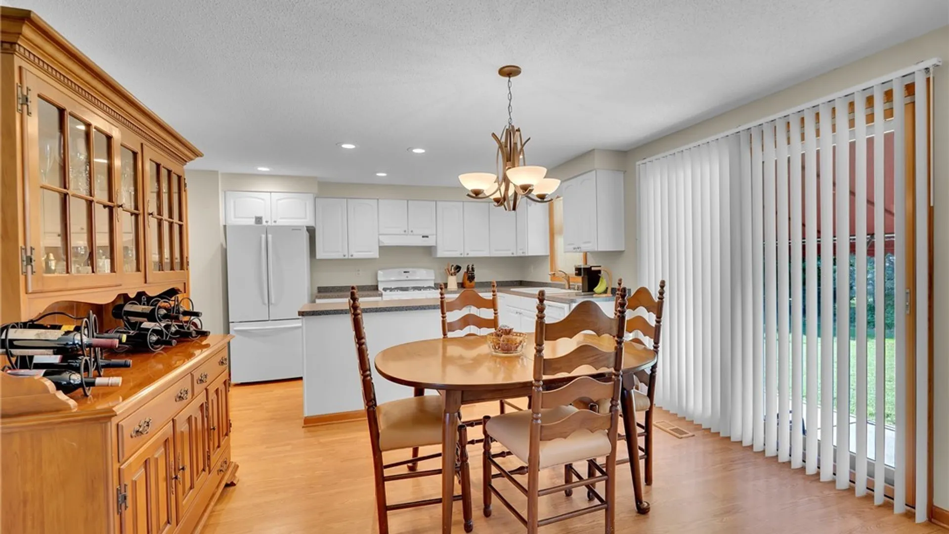 Property at 43 Woodgate Drive, Lancaster, NY 14086 9
