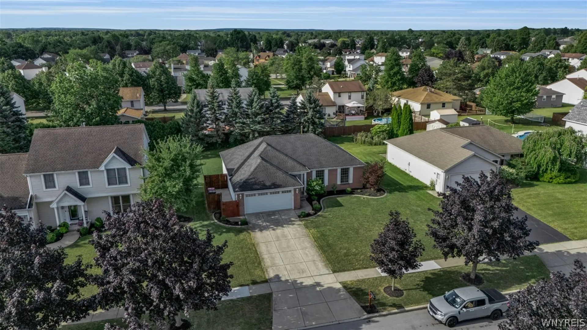 Property at 43 Woodgate Drive, Lancaster, NY 14086 3
