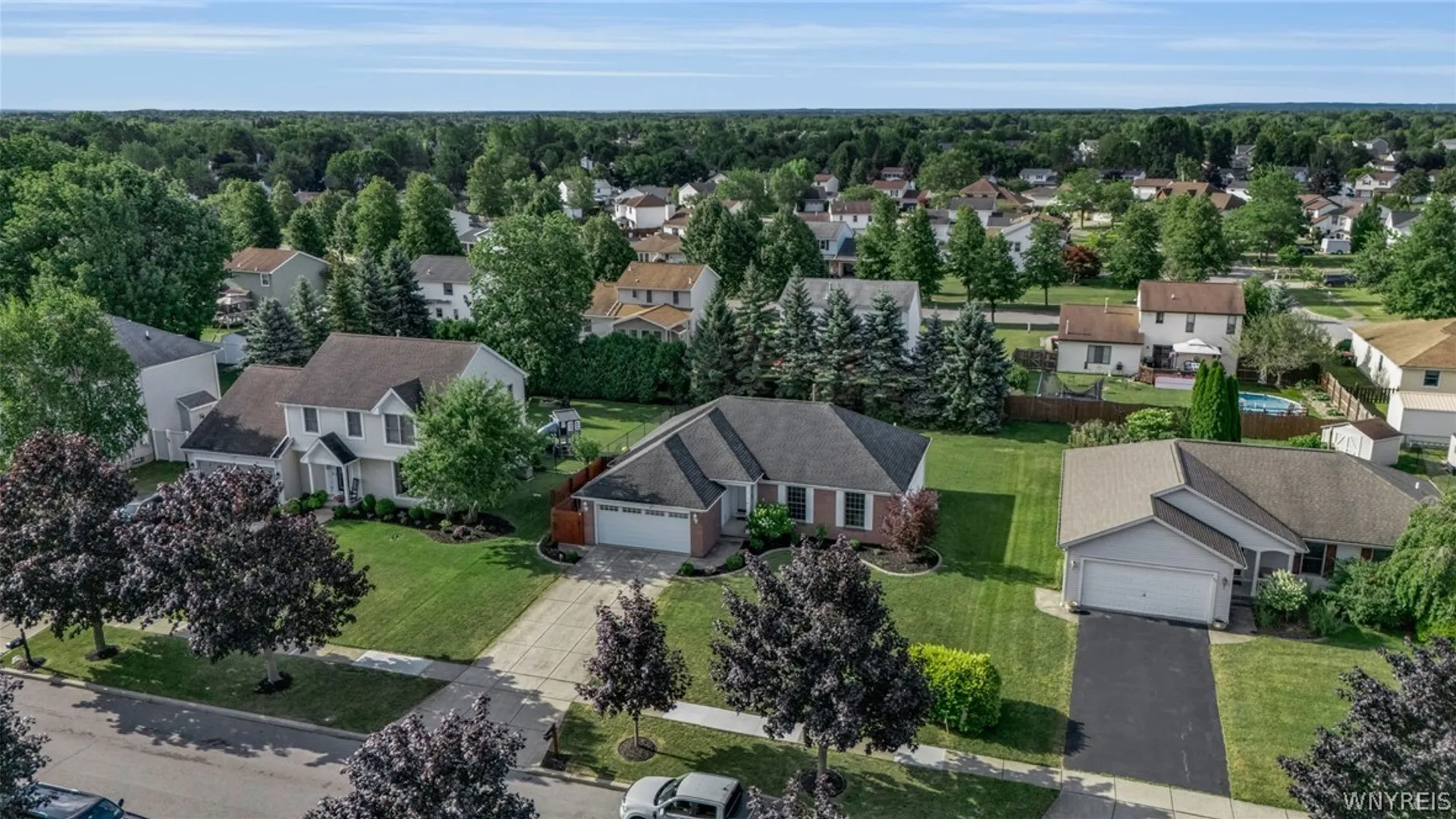 Property at 43 Woodgate Drive, Lancaster, NY 14086 4