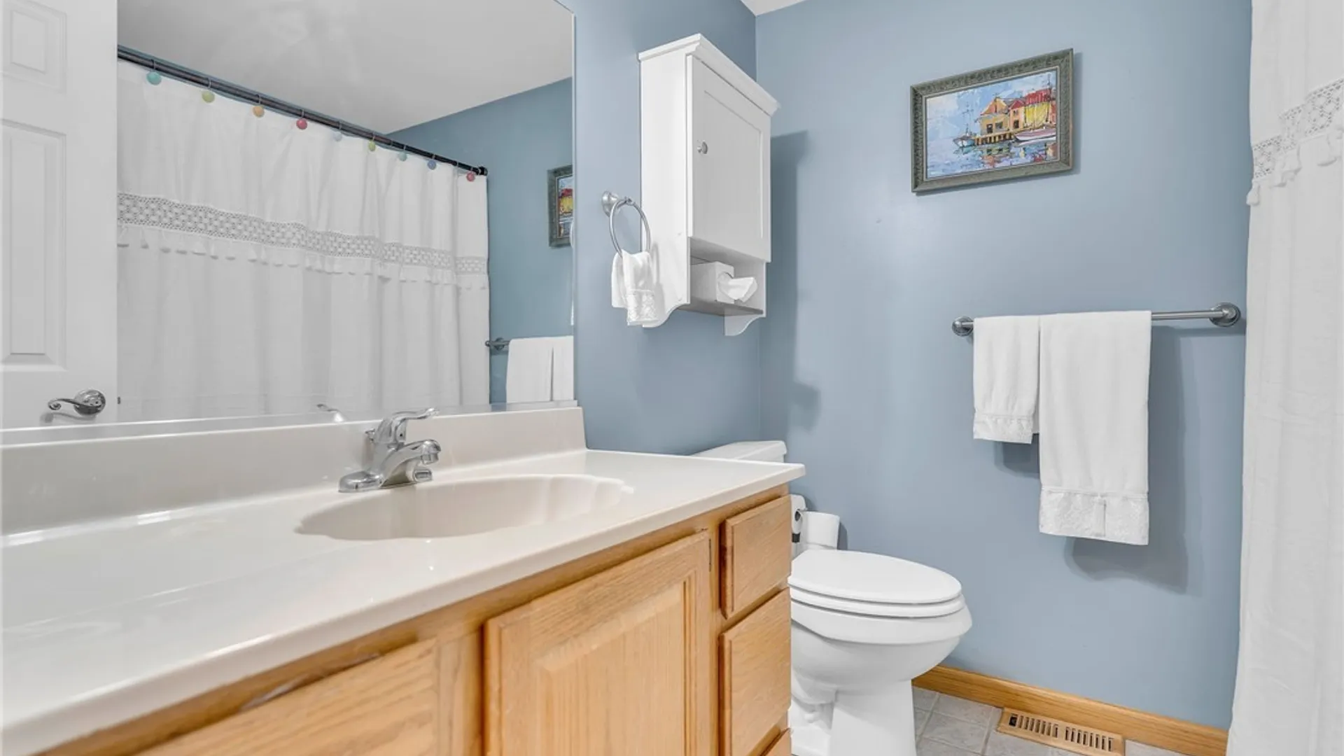 Property at 9 Tralee Terr, Amherst, NY 14051 22