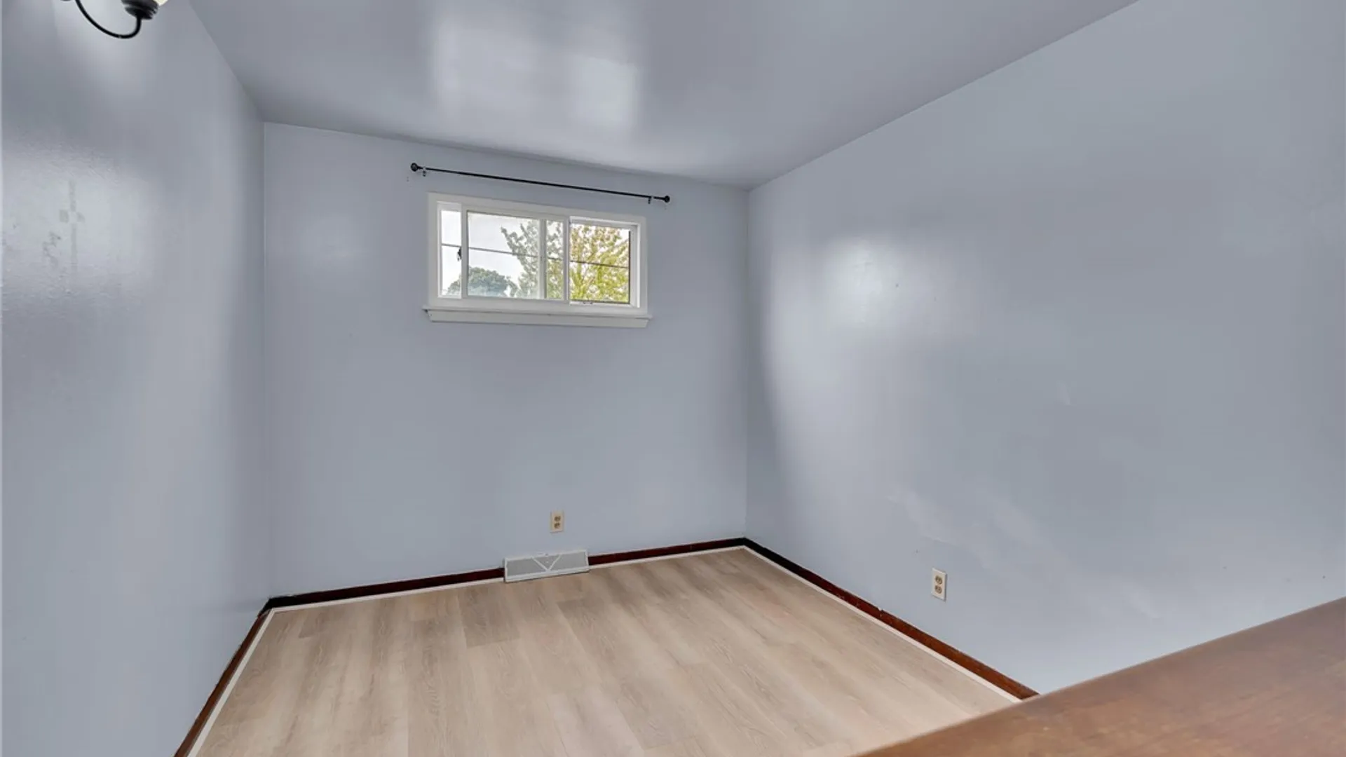 Property at 1294 George Urban Boulevard, Cheektowaga, NY 14225 15