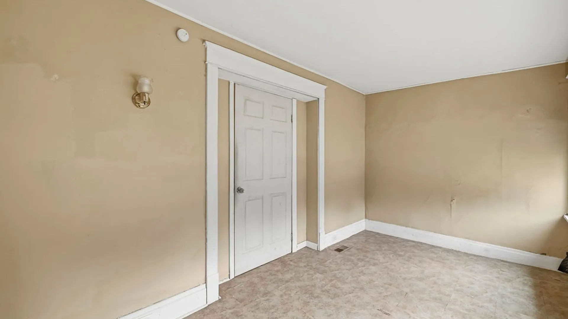 Property at 15 W Northrup Place, Buffalo, NY 14214 6